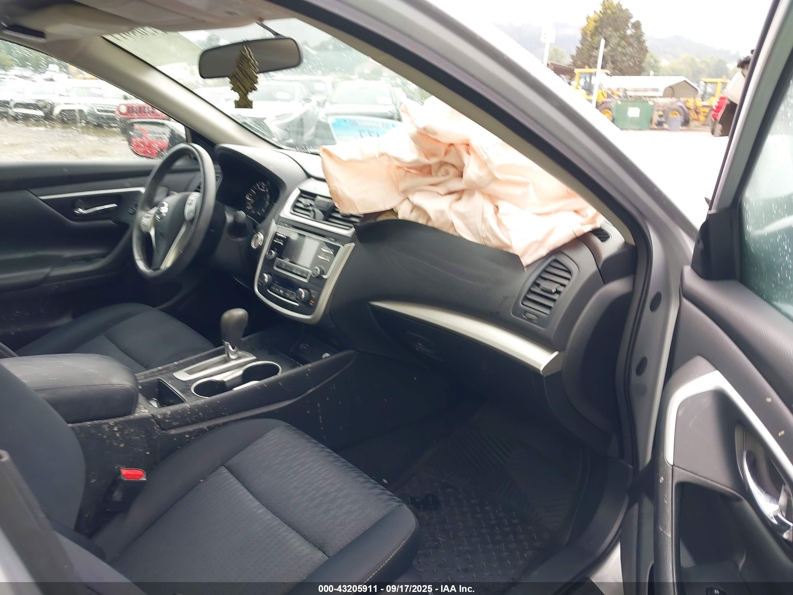 NISSAN ALTIMA image 5
