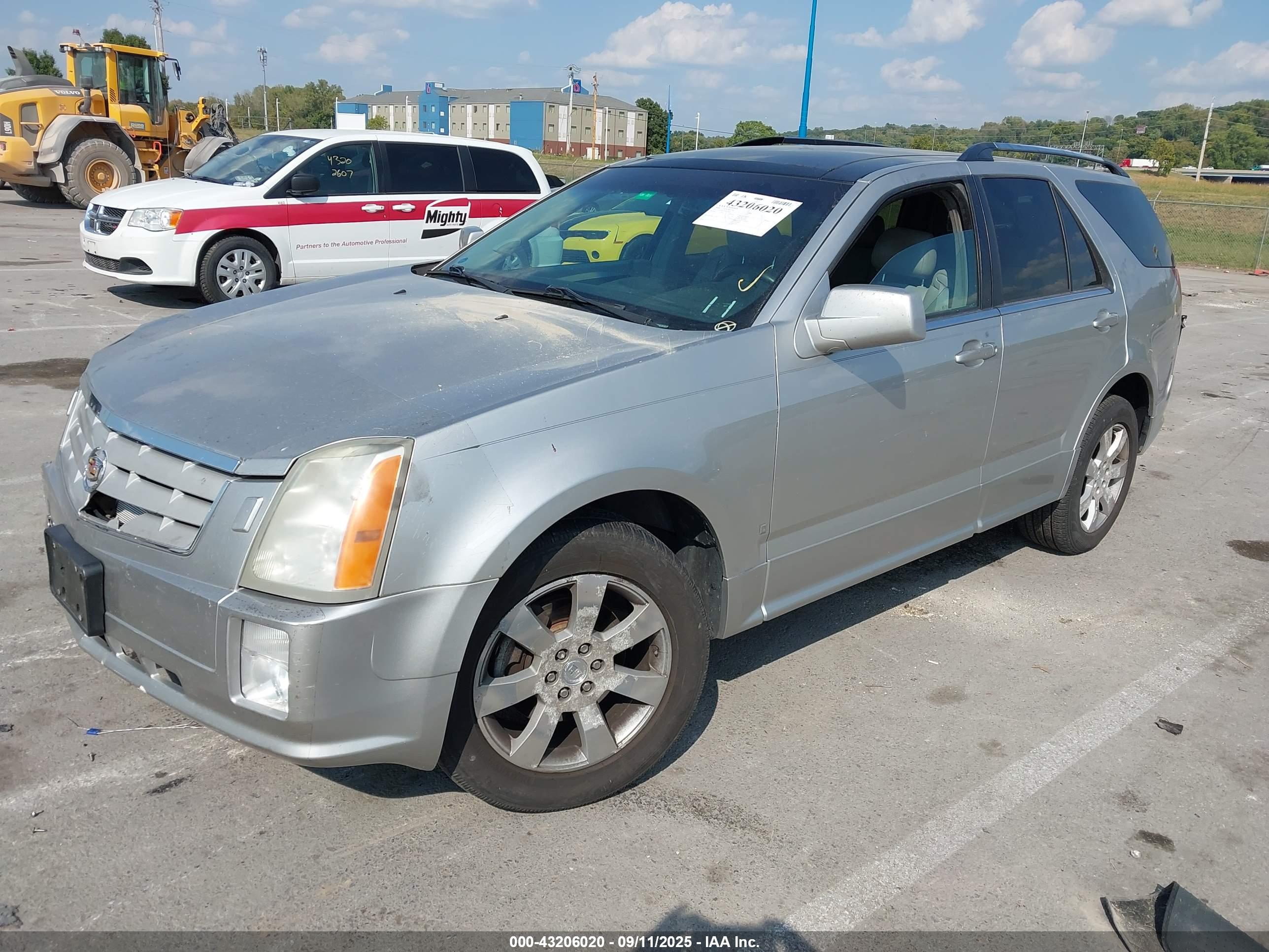 CADILLAC SRX image 2