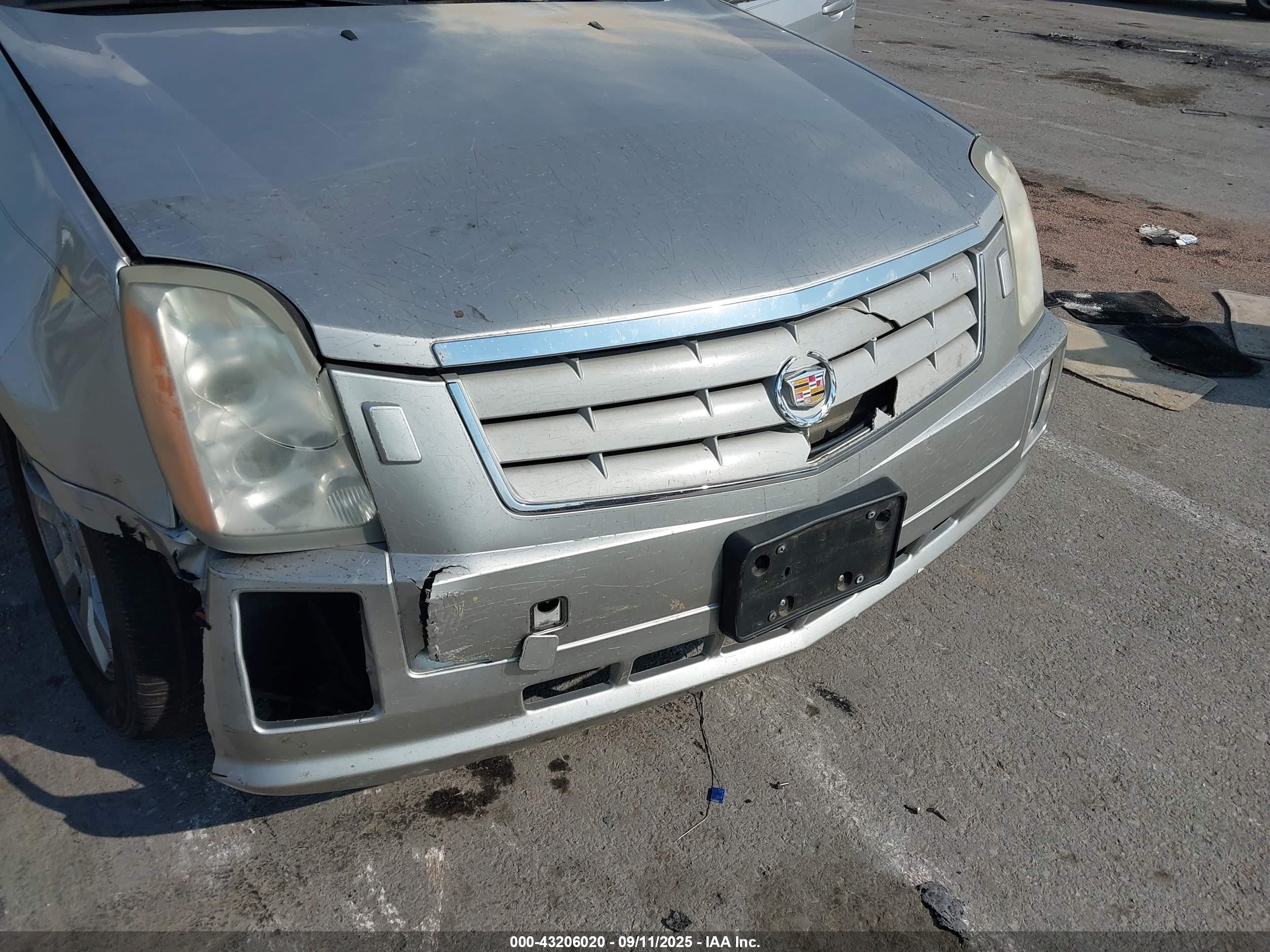 CADILLAC SRX image 6