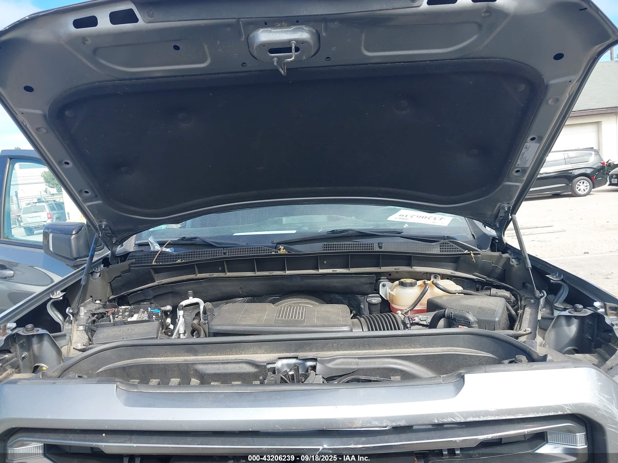 GMC SIERRA image 10