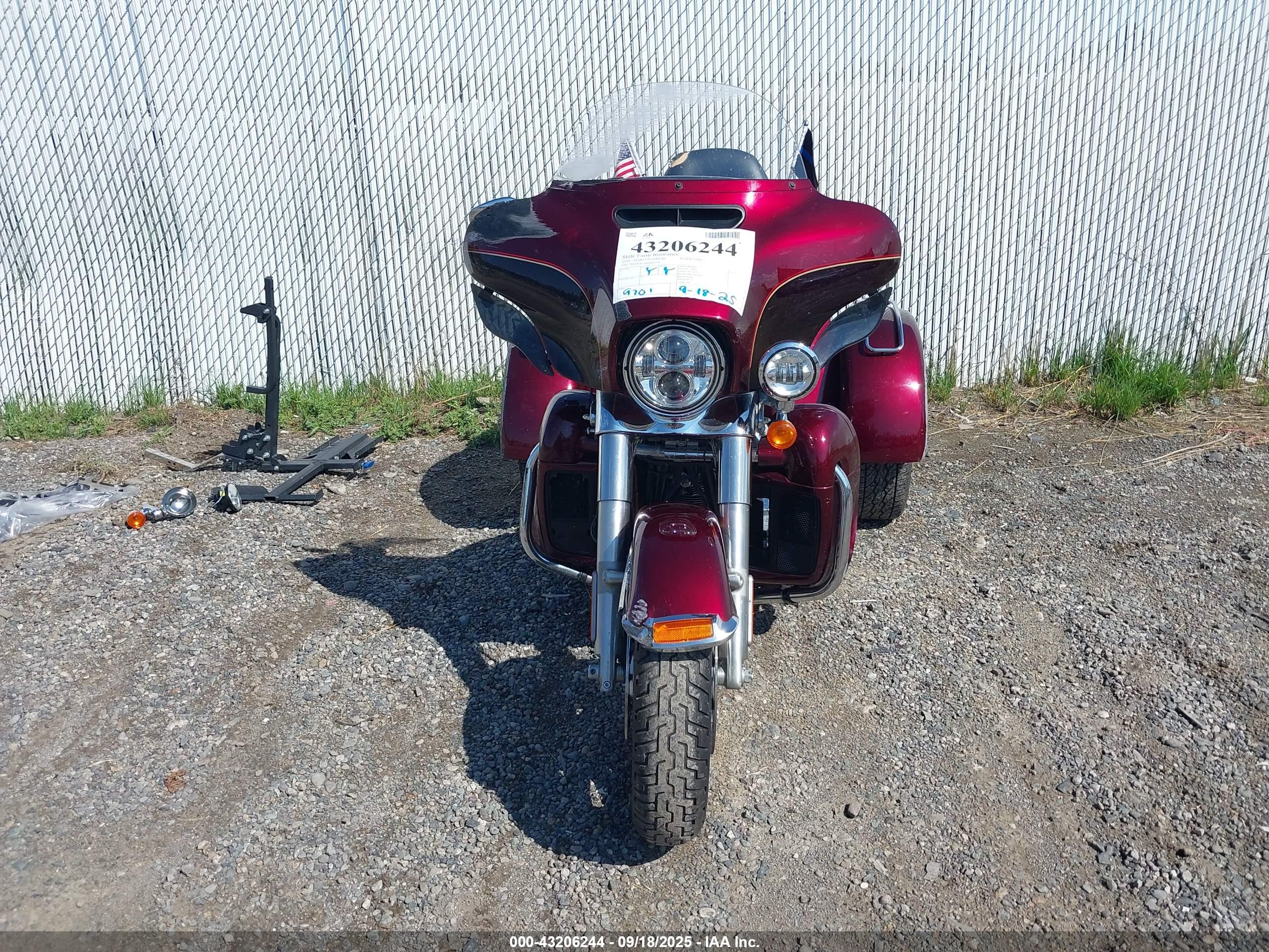 HARLEY-DAVIDSON FLHTCUTG image 5