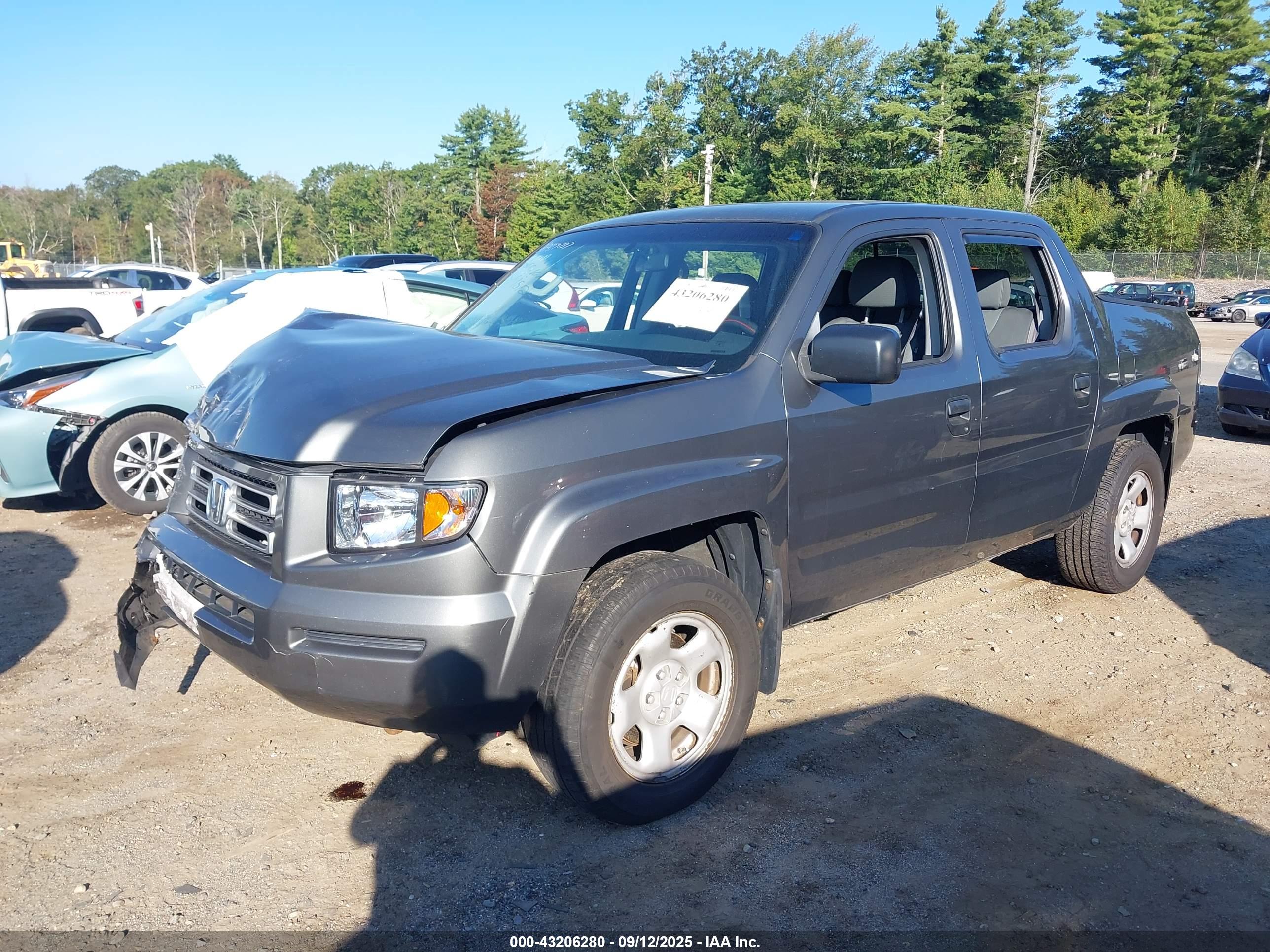 HONDA RIDGELINE image 2