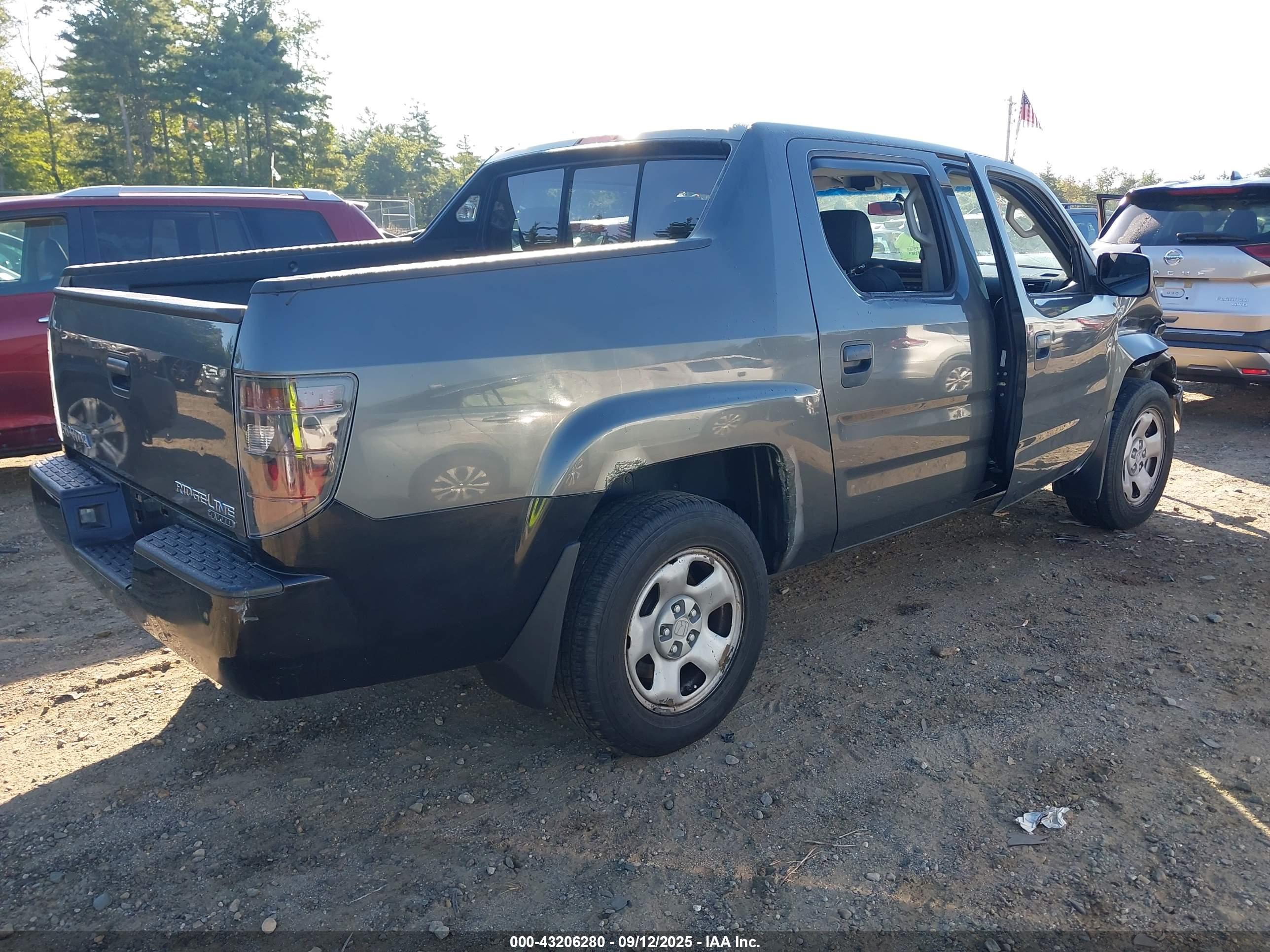 HONDA RIDGELINE image 4