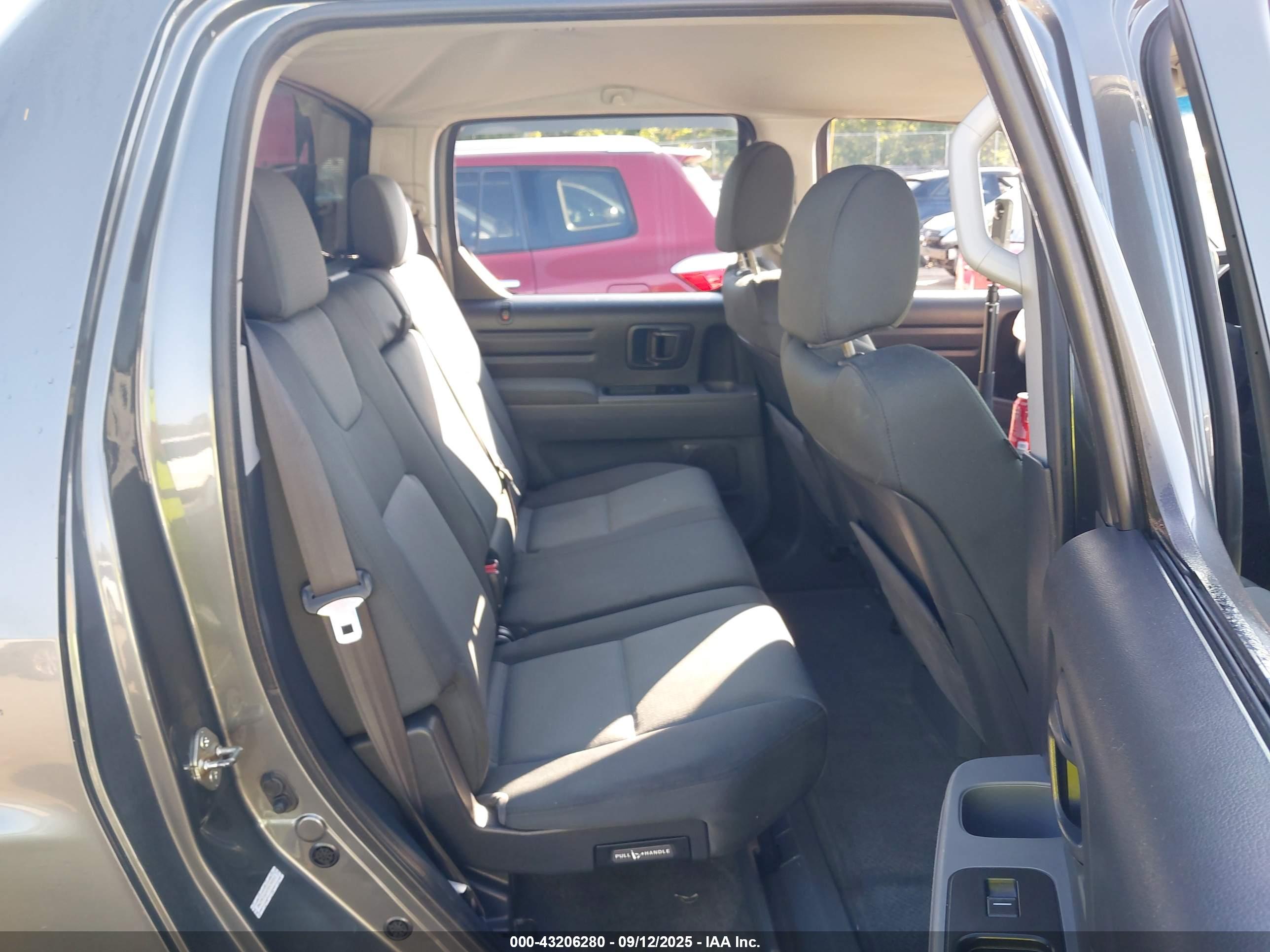 HONDA RIDGELINE image 8