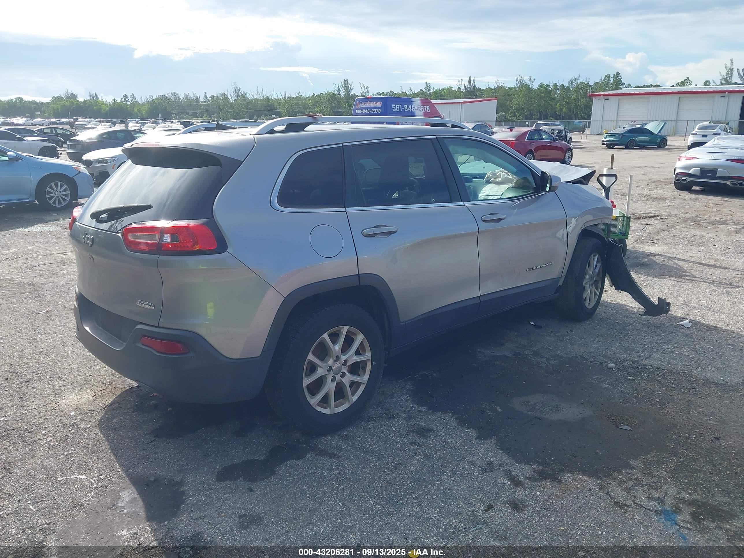 JEEP CHEROKEE image 4