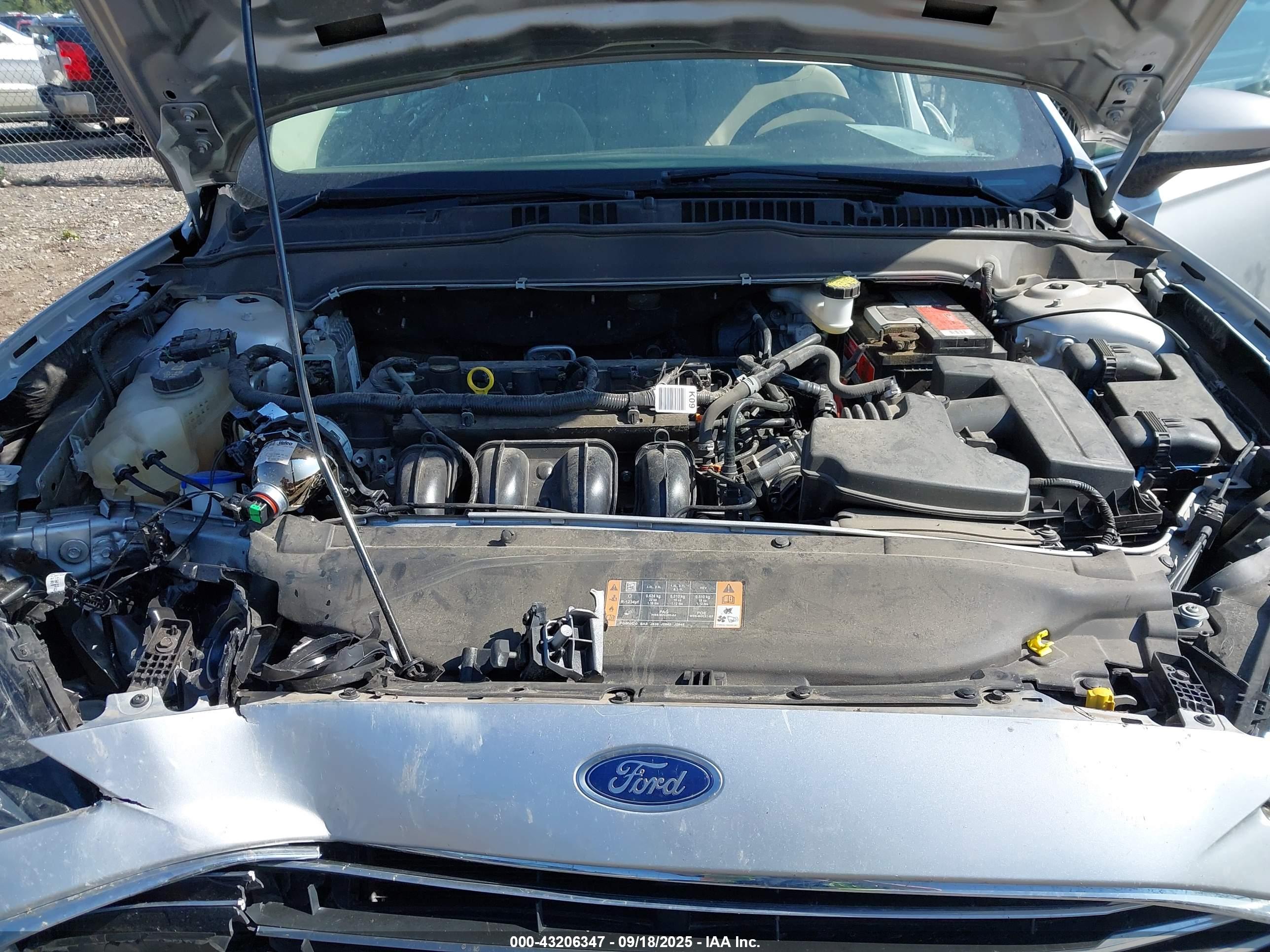 FORD FUSION image 10