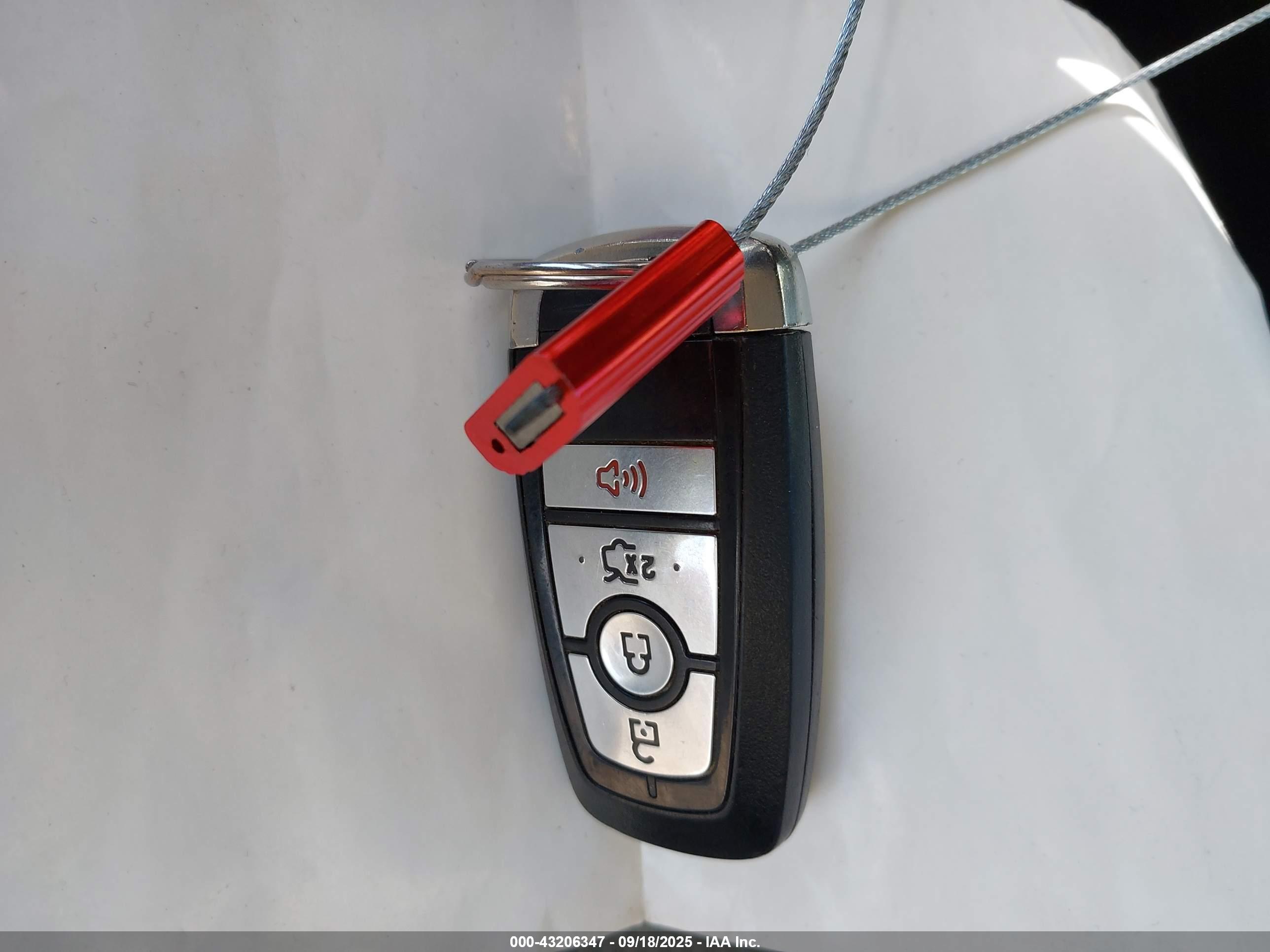 FORD FUSION image 11
