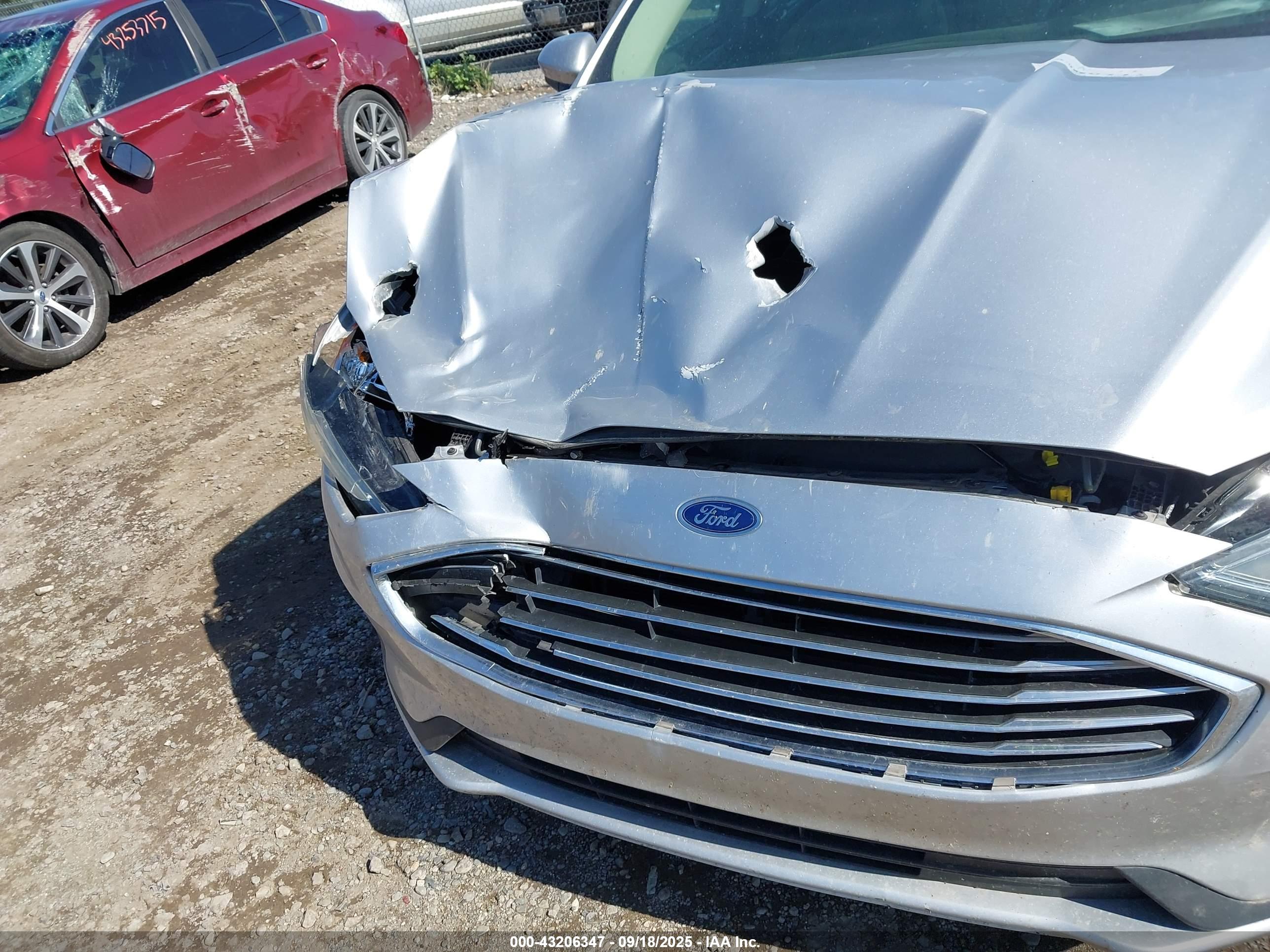 FORD FUSION image 6