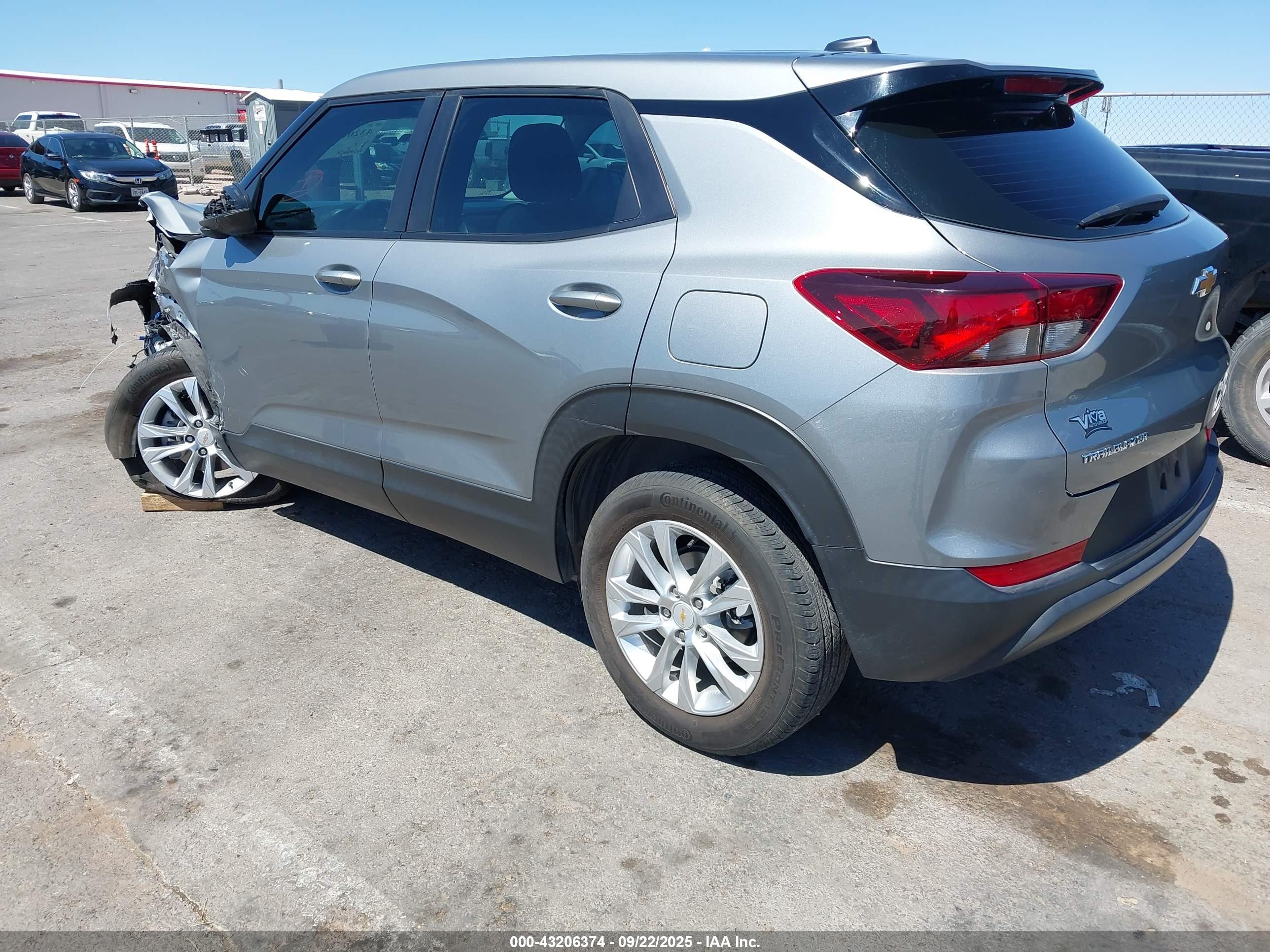 CHEVROLET TRAILBLAZER image 3
