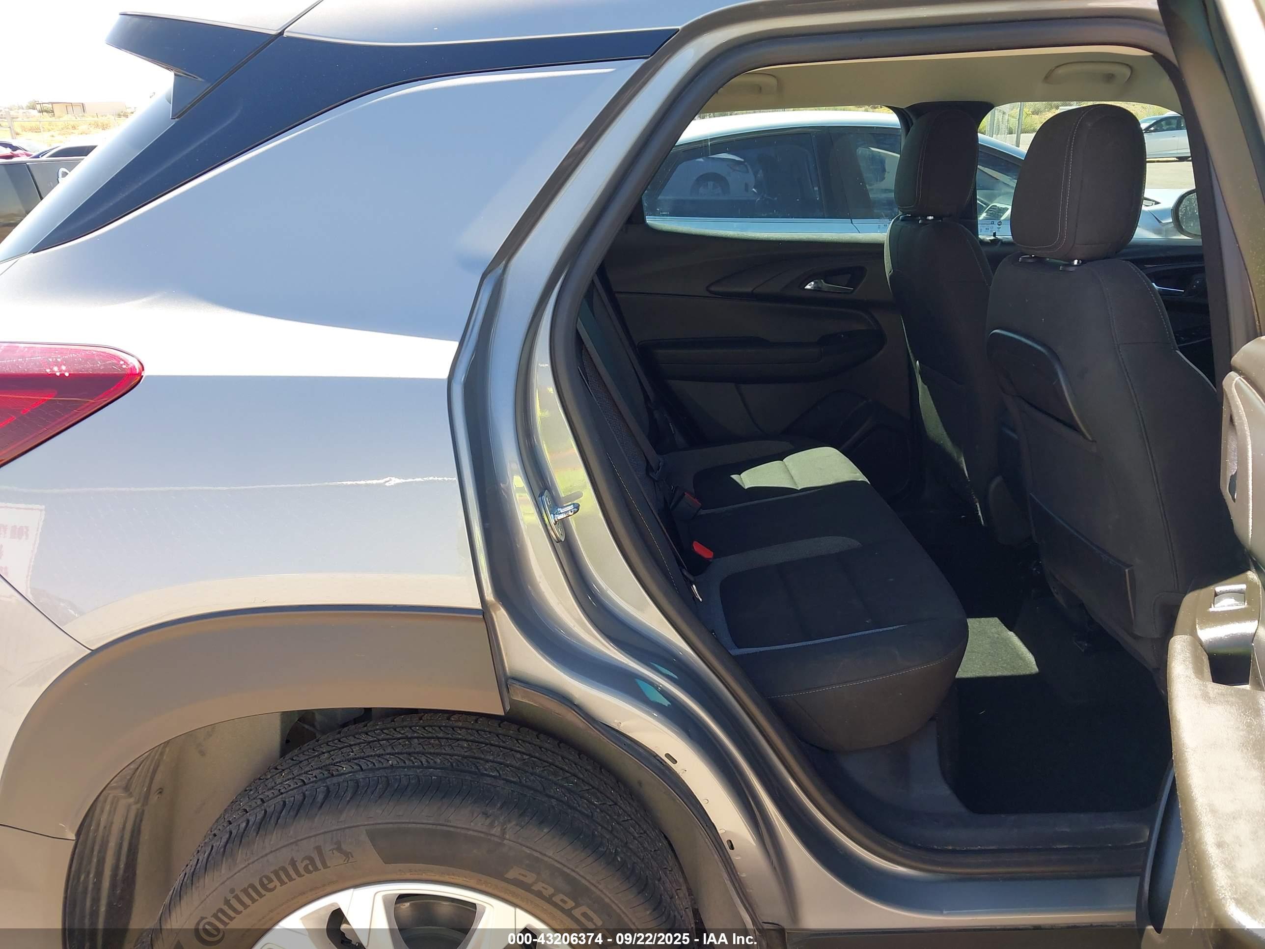 CHEVROLET TRAILBLAZER image 8