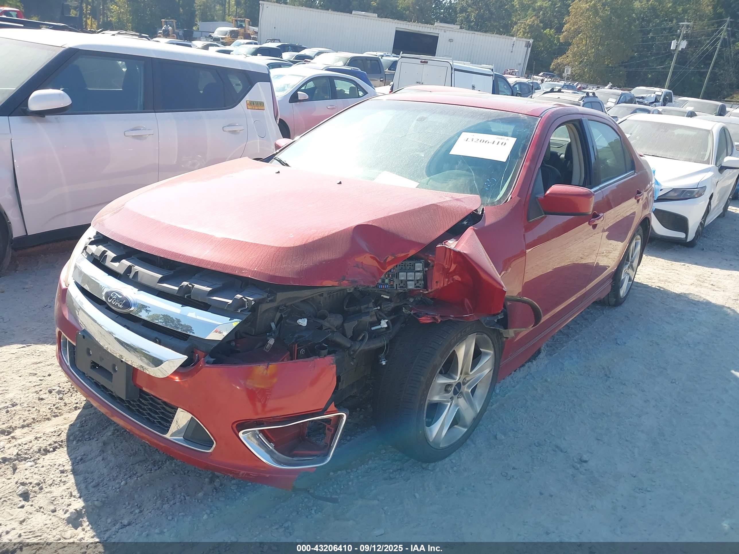 FORD FUSION image 2