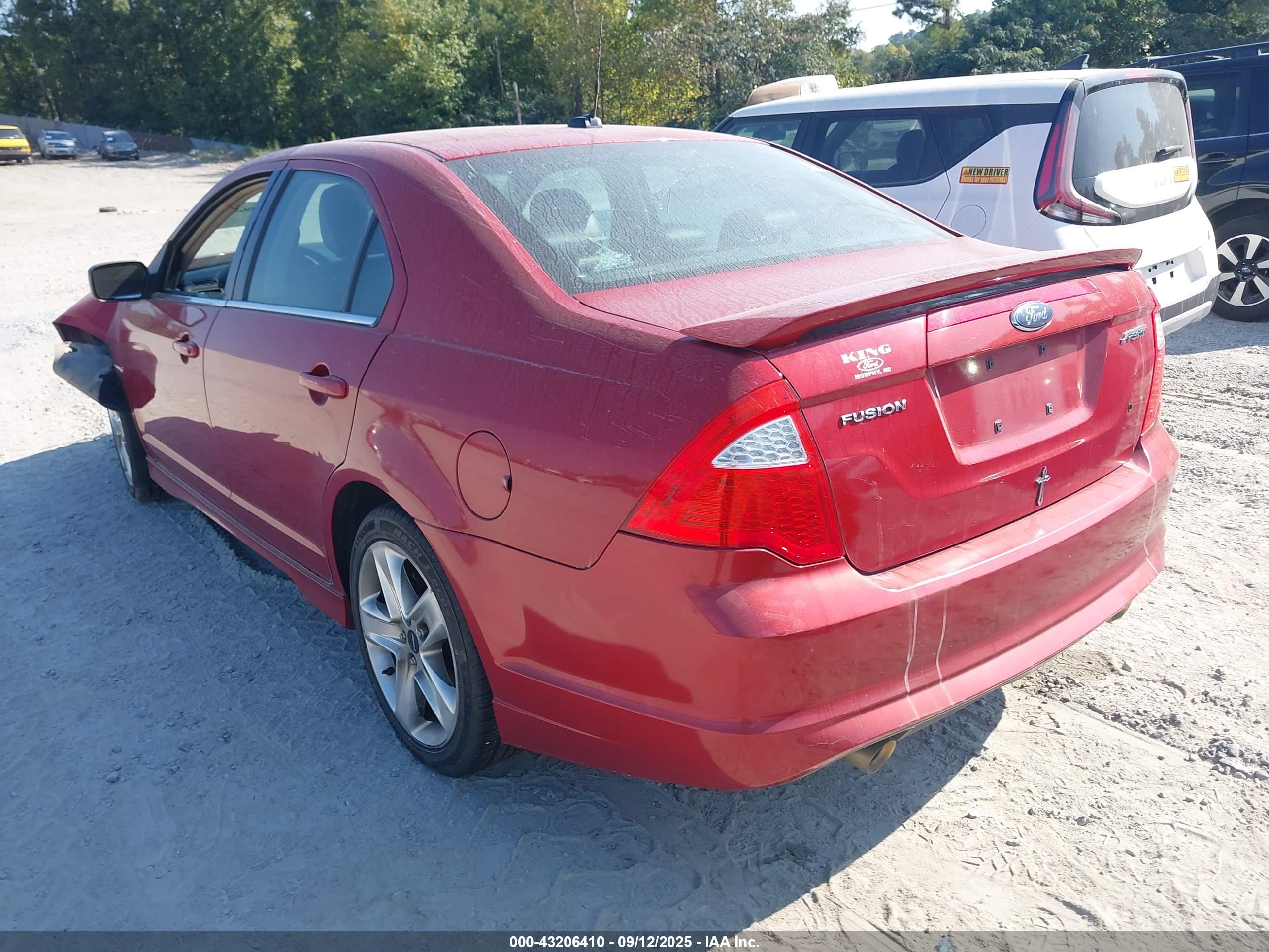FORD FUSION image 3