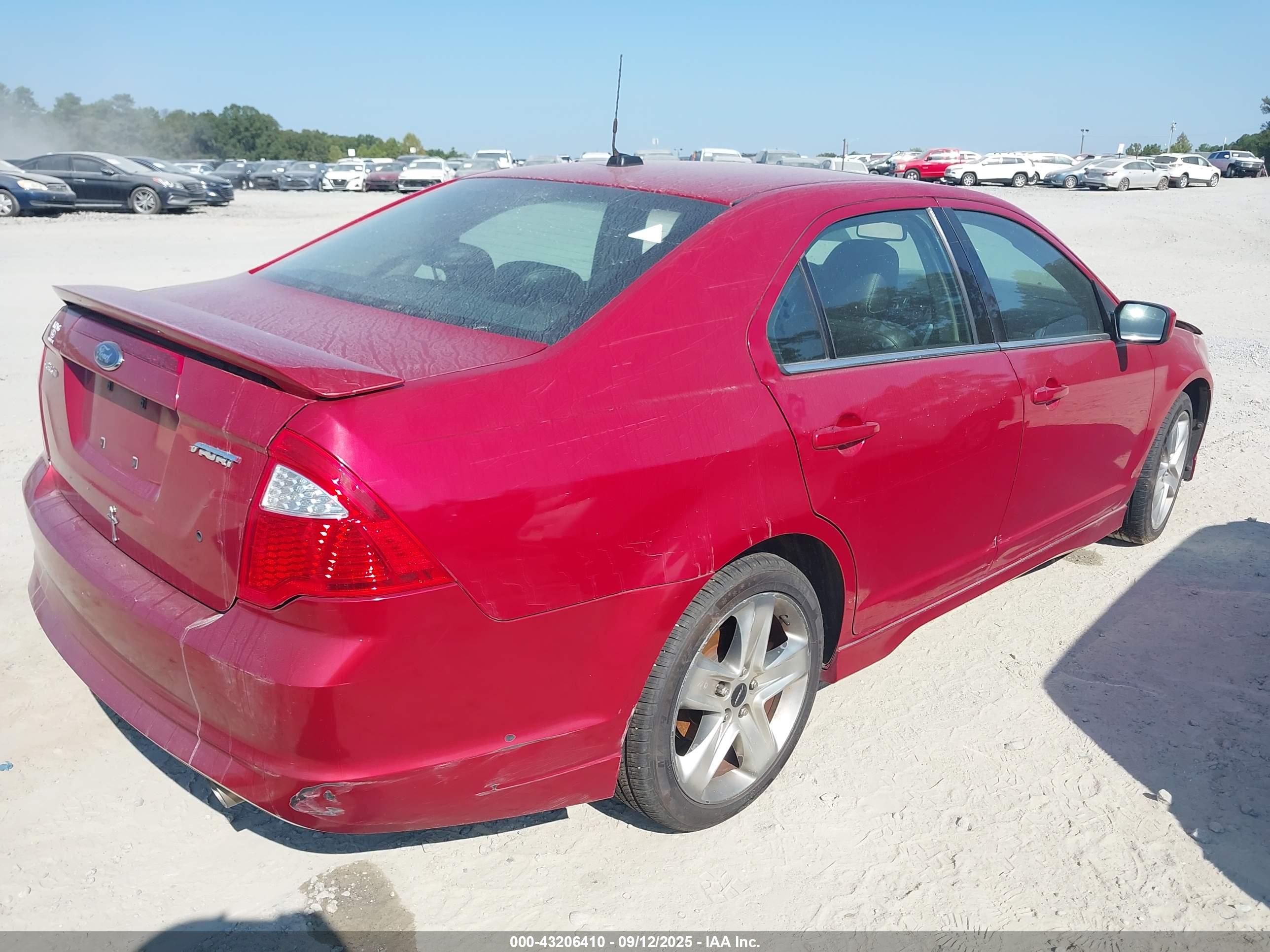 FORD FUSION image 4