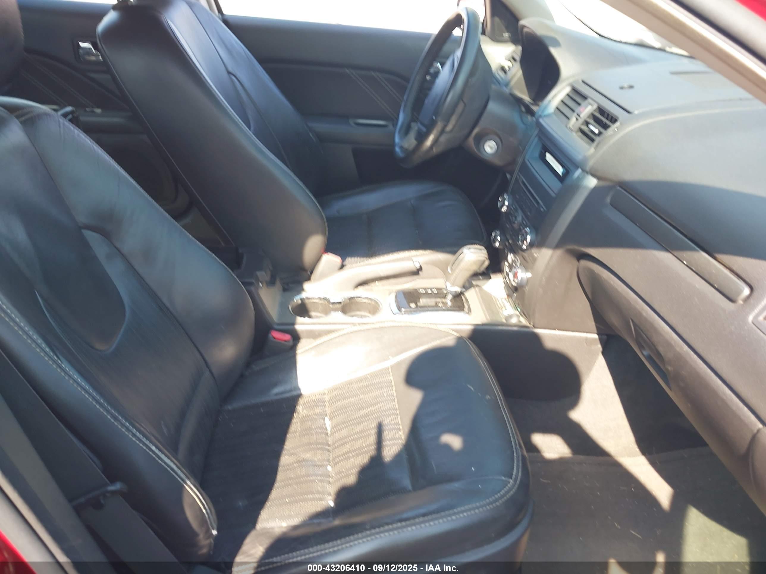 FORD FUSION image 5