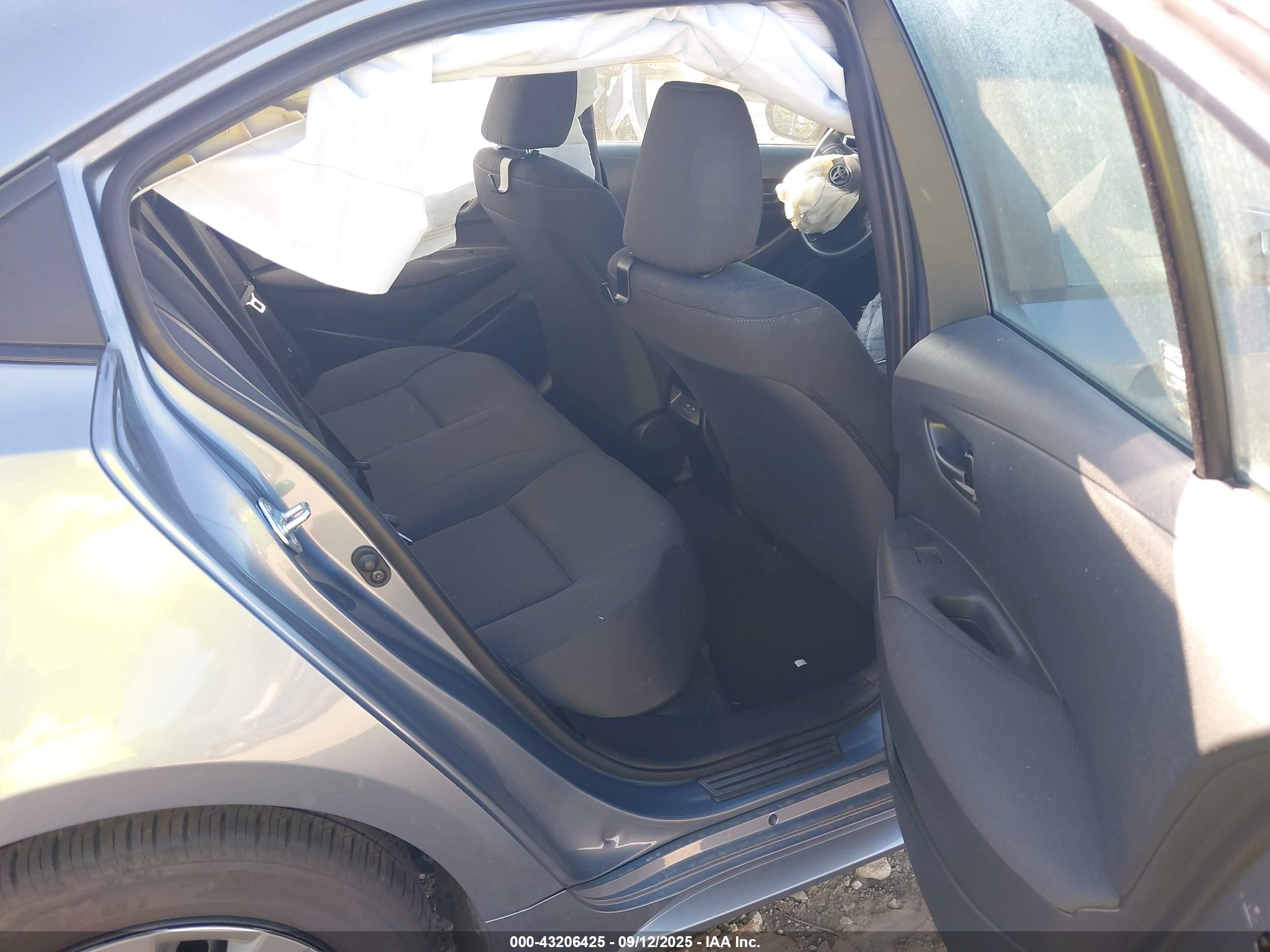 TOYOTA COROLLA image 8