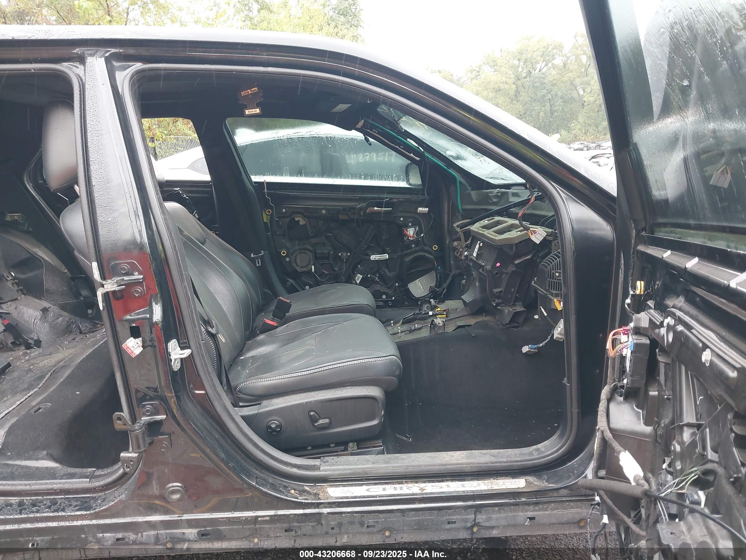 CHRYSLER 300C image 5