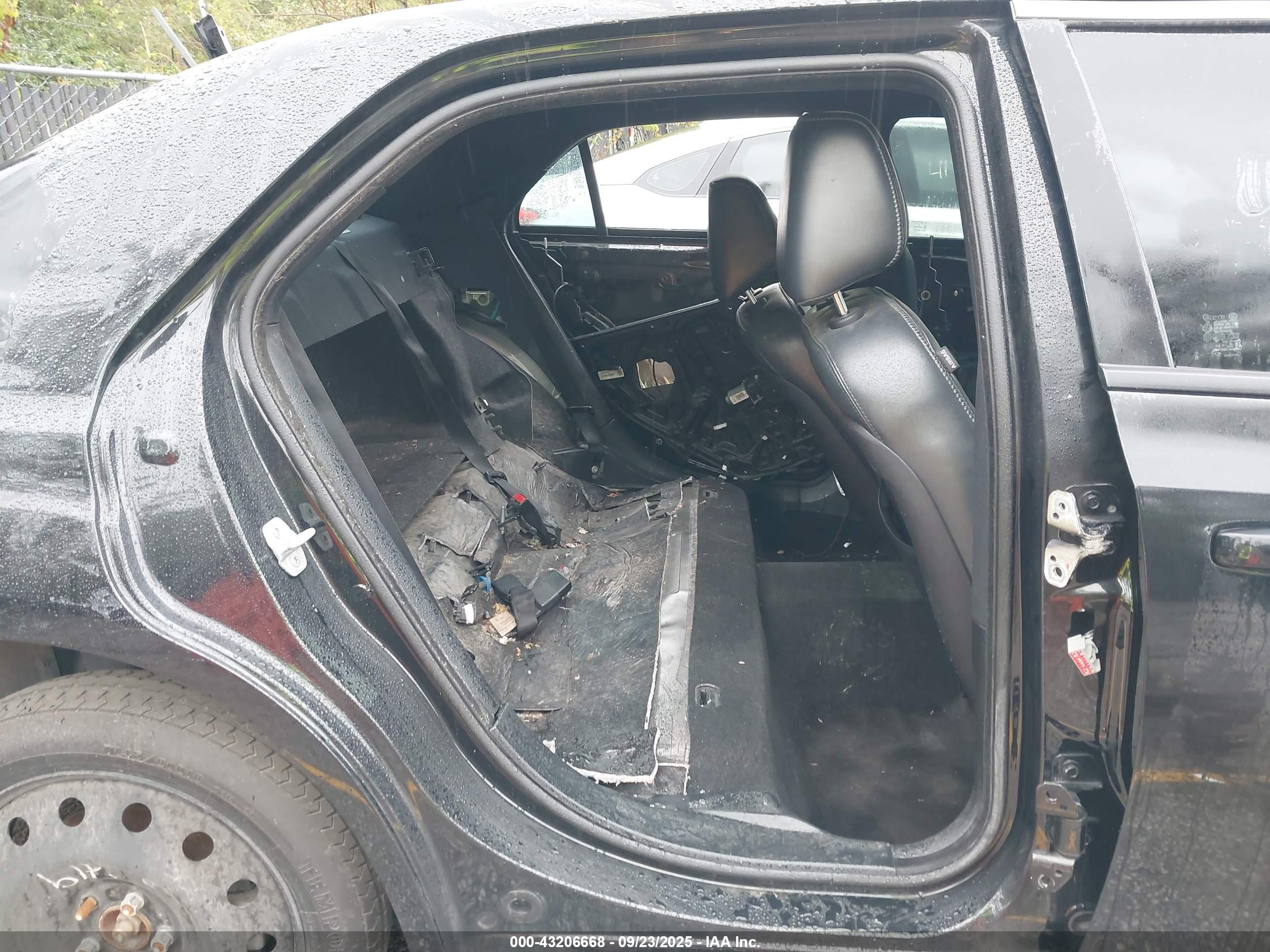 CHRYSLER 300C image 8