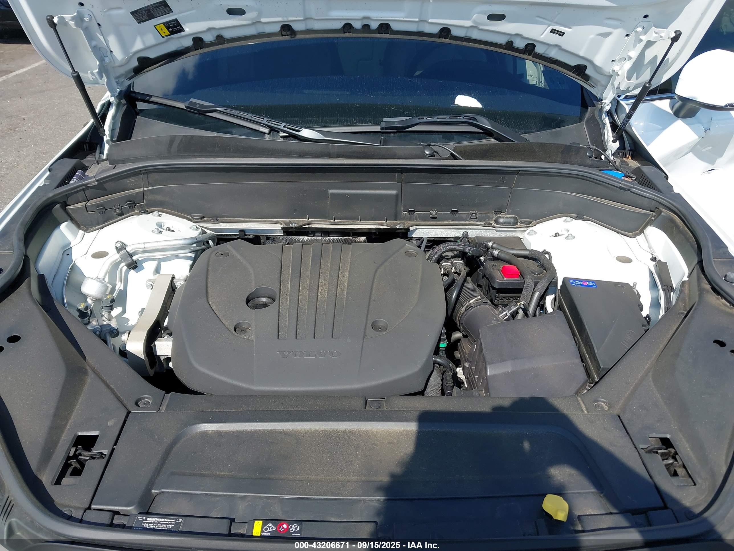 VOLVO XC90 image 10