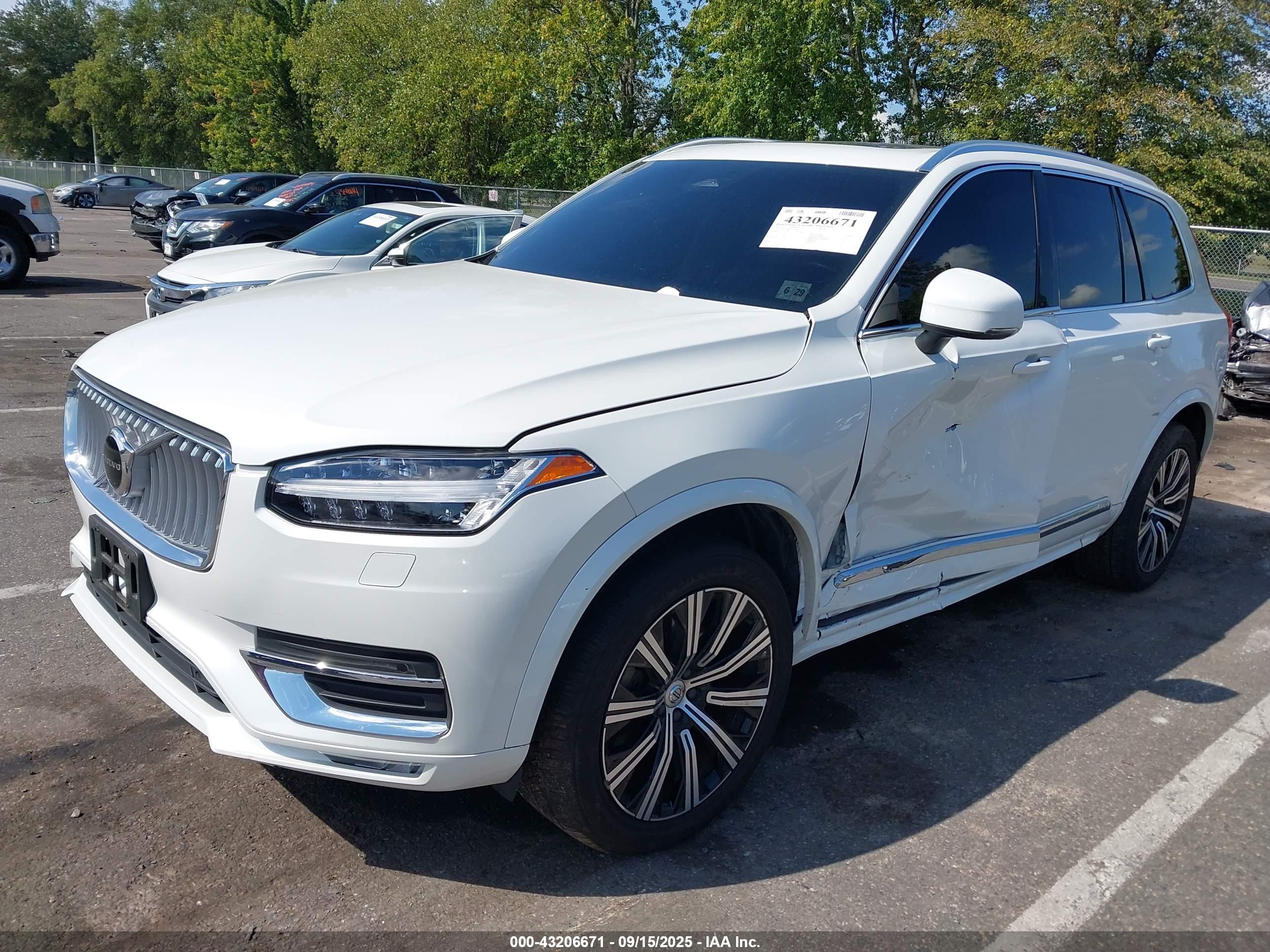 VOLVO XC90 image 6