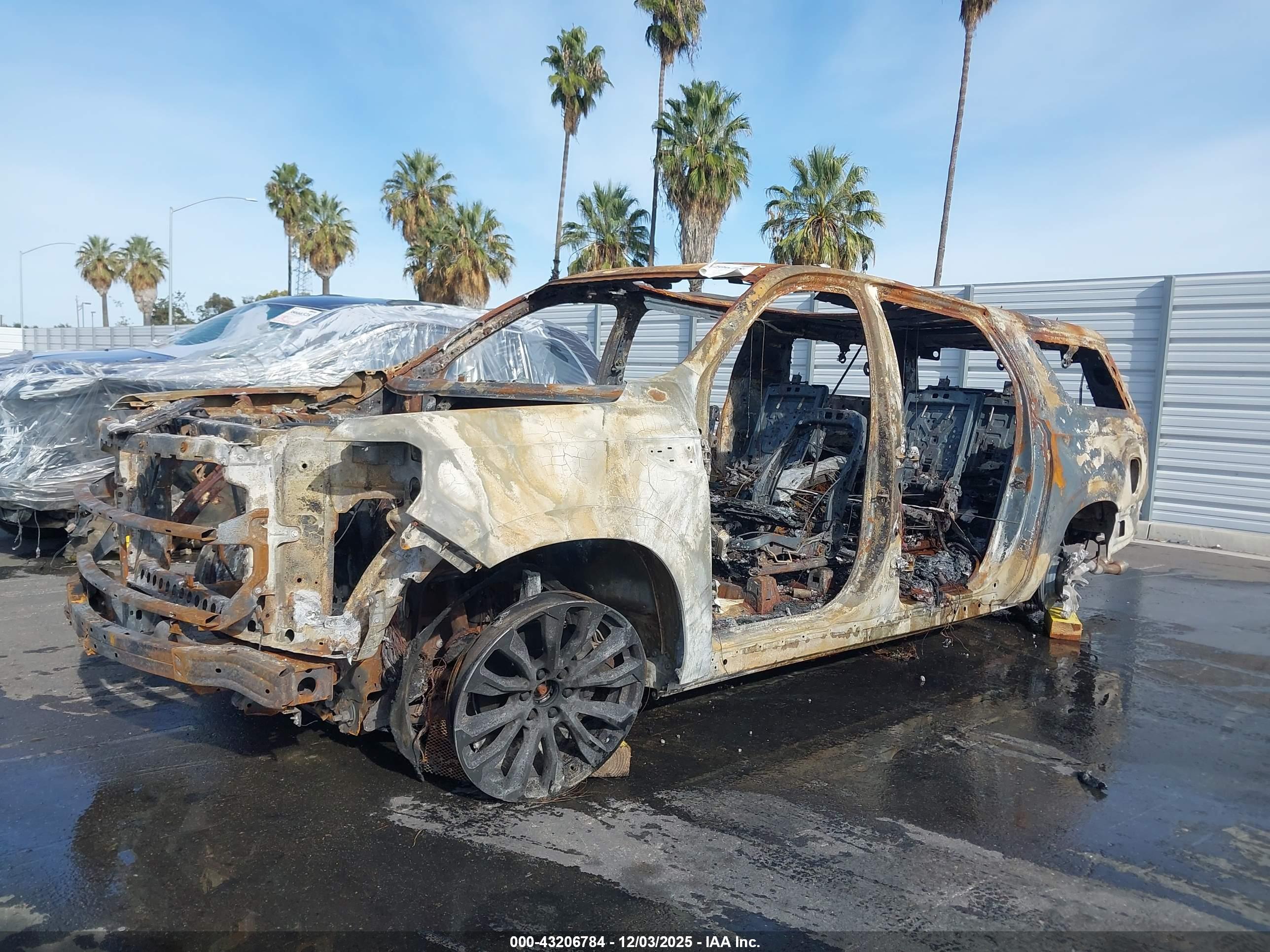 GMC YUKON image 2