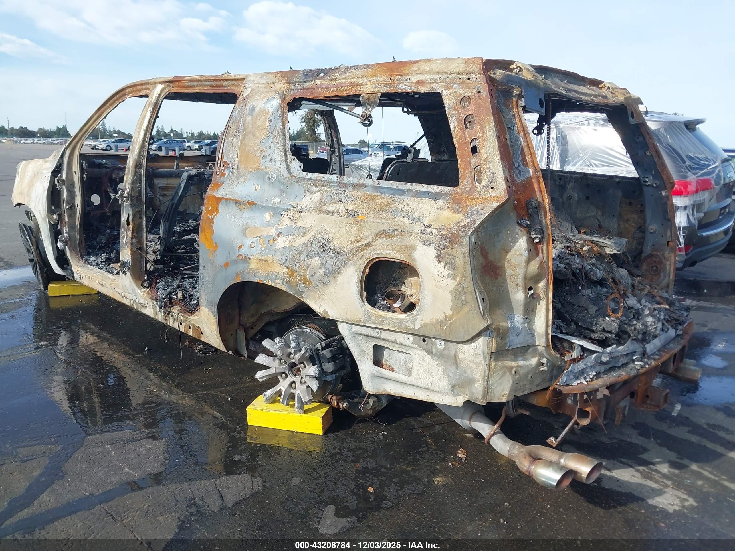 GMC YUKON image 3