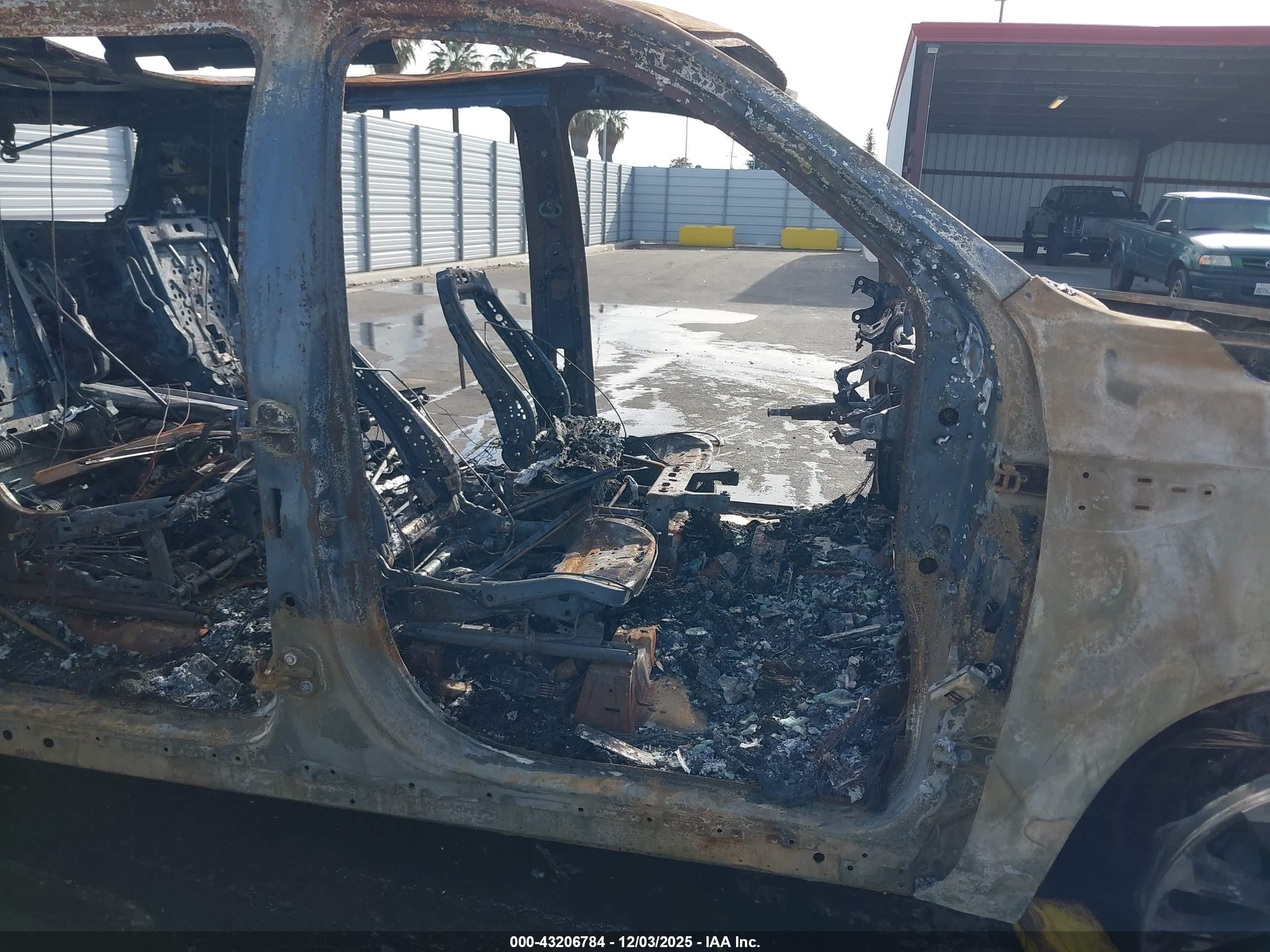 GMC YUKON image 5