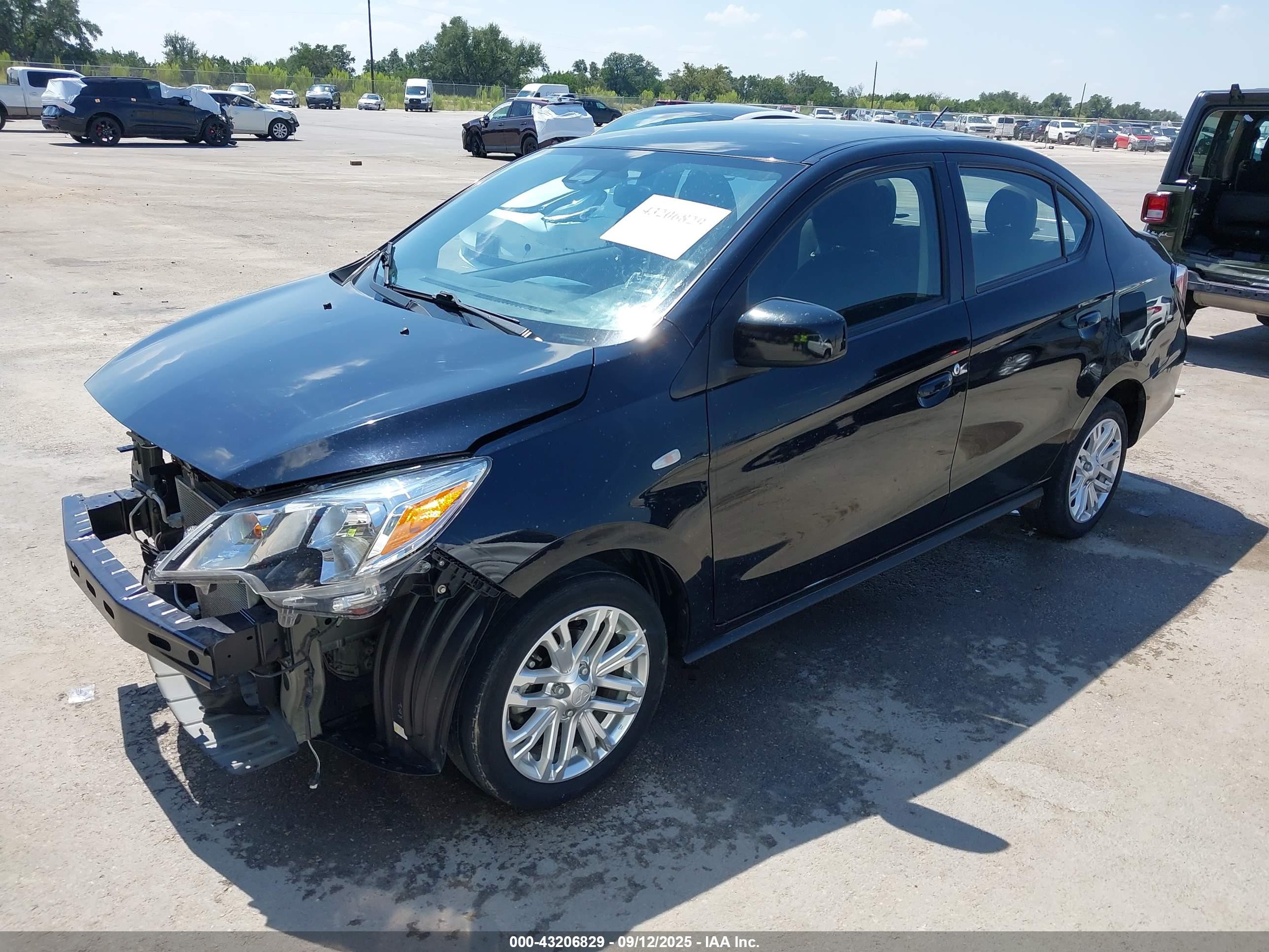 MITSUBISHI MIRAGE image 2