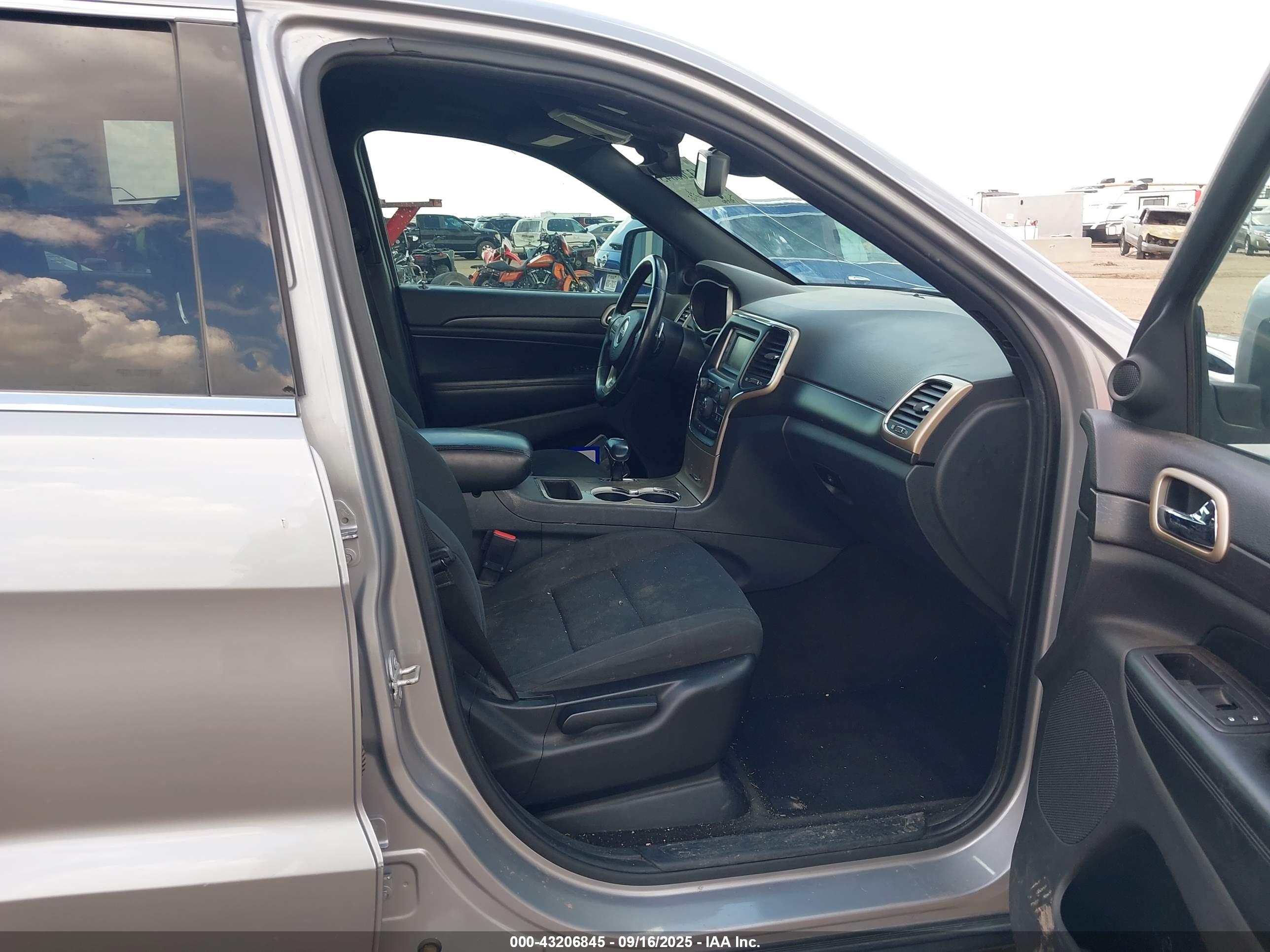 JEEP GRAND image 5