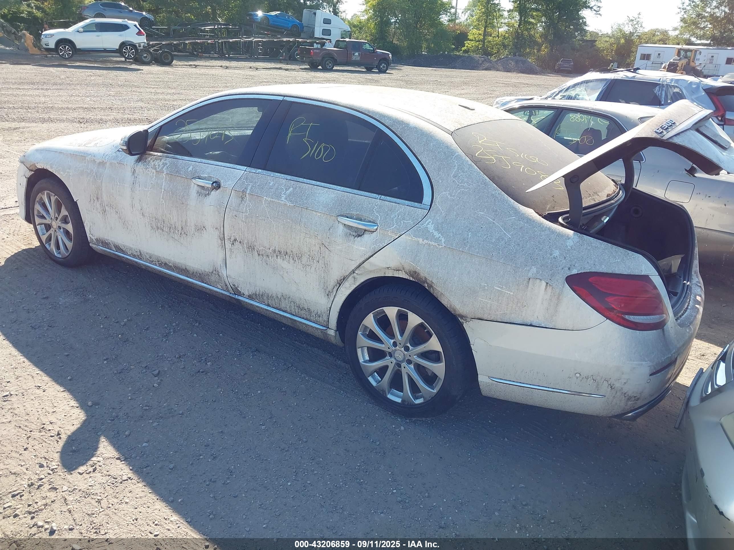 MERCEDES-BENZ E image 3