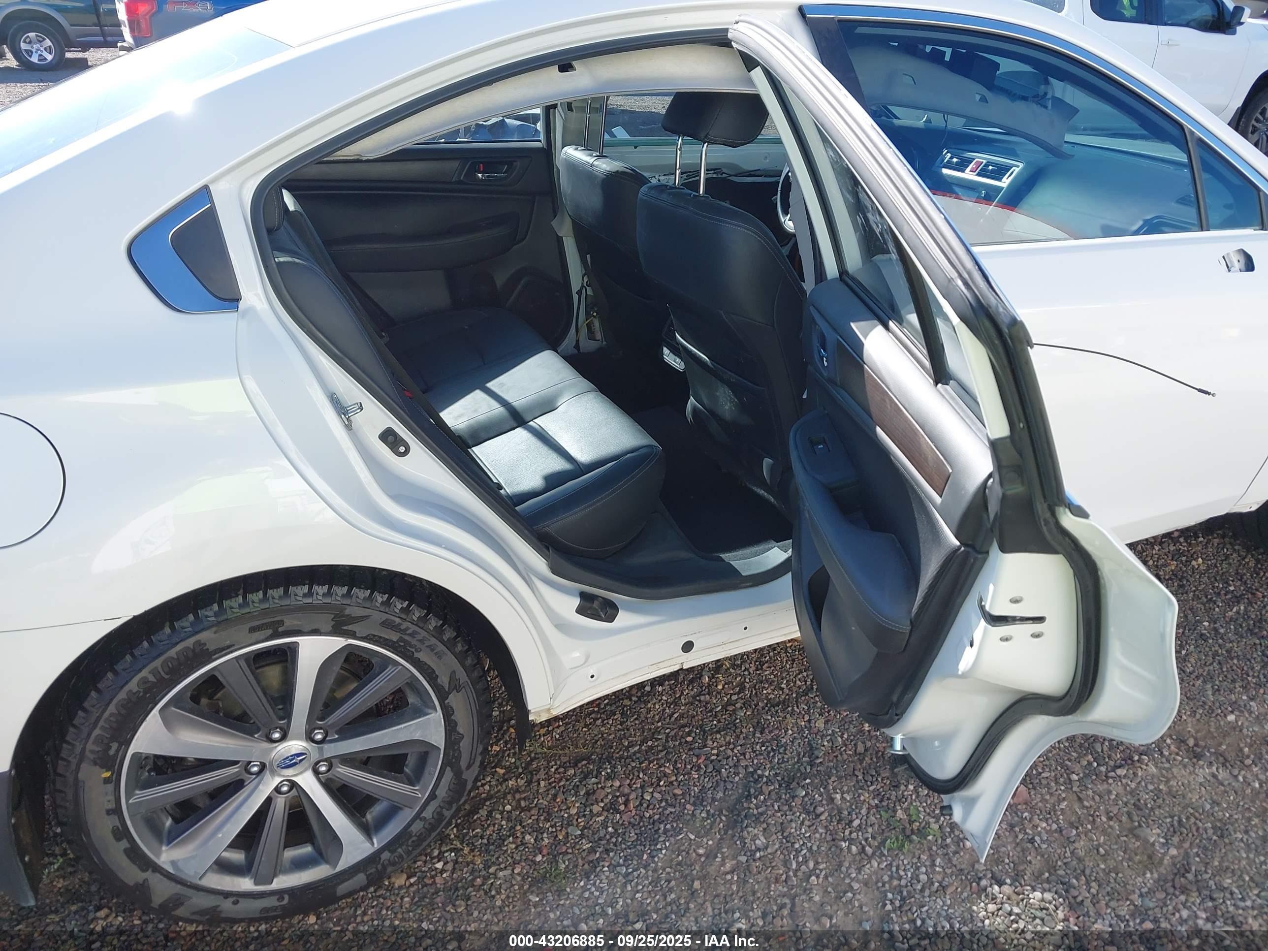 SUBARU LEGACY image 8