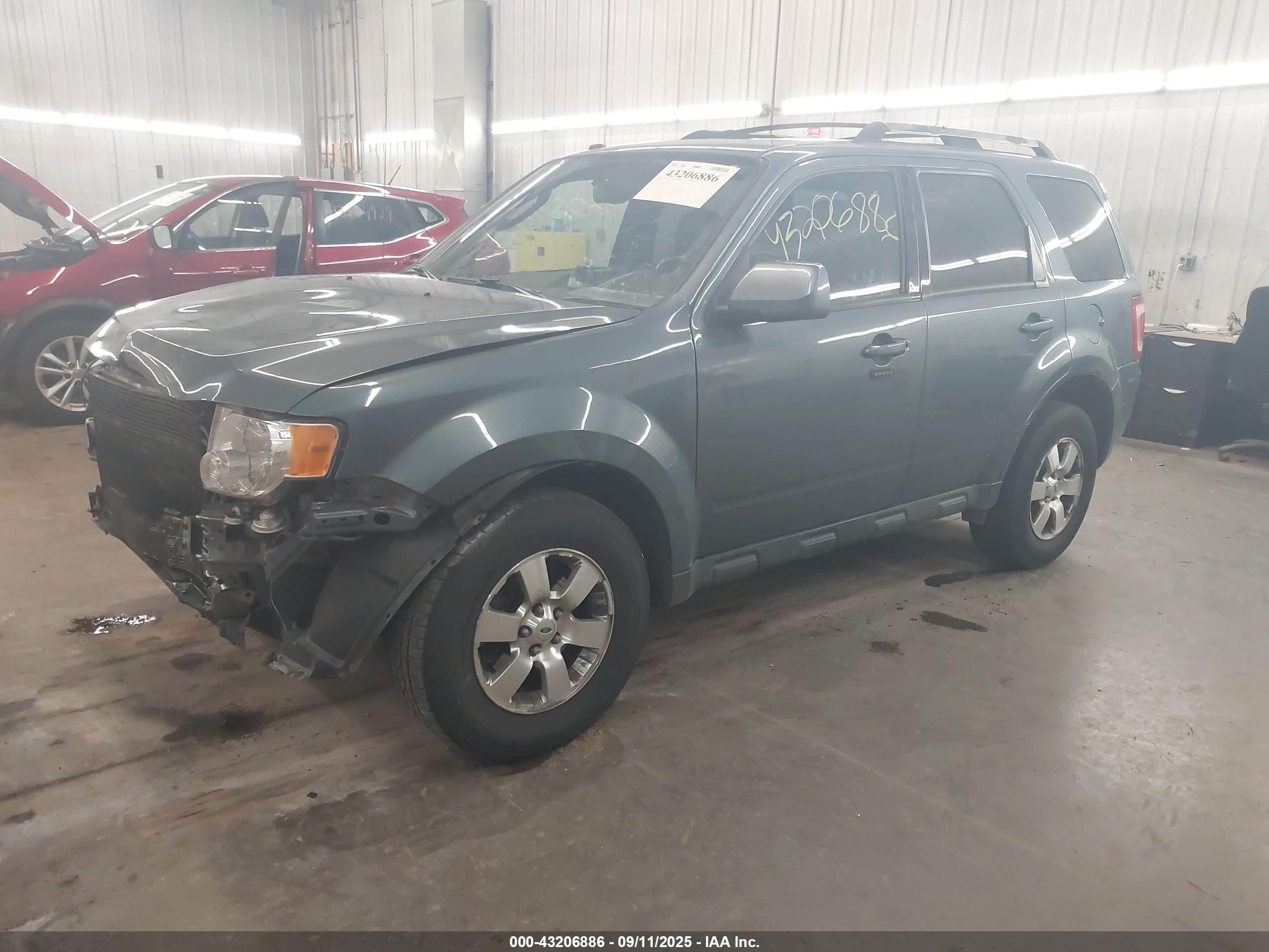 FORD ESCAPE image 2