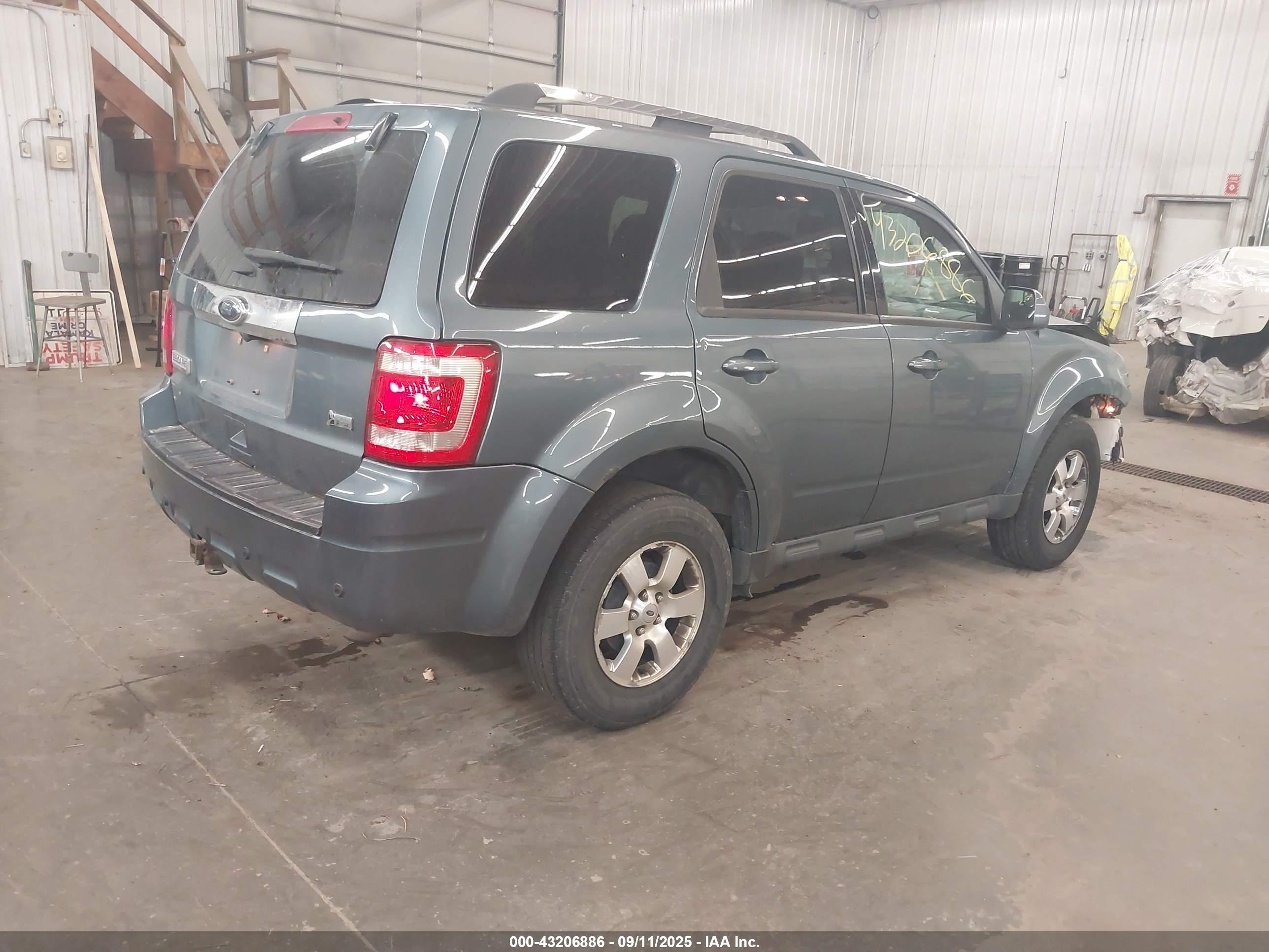 FORD ESCAPE image 4