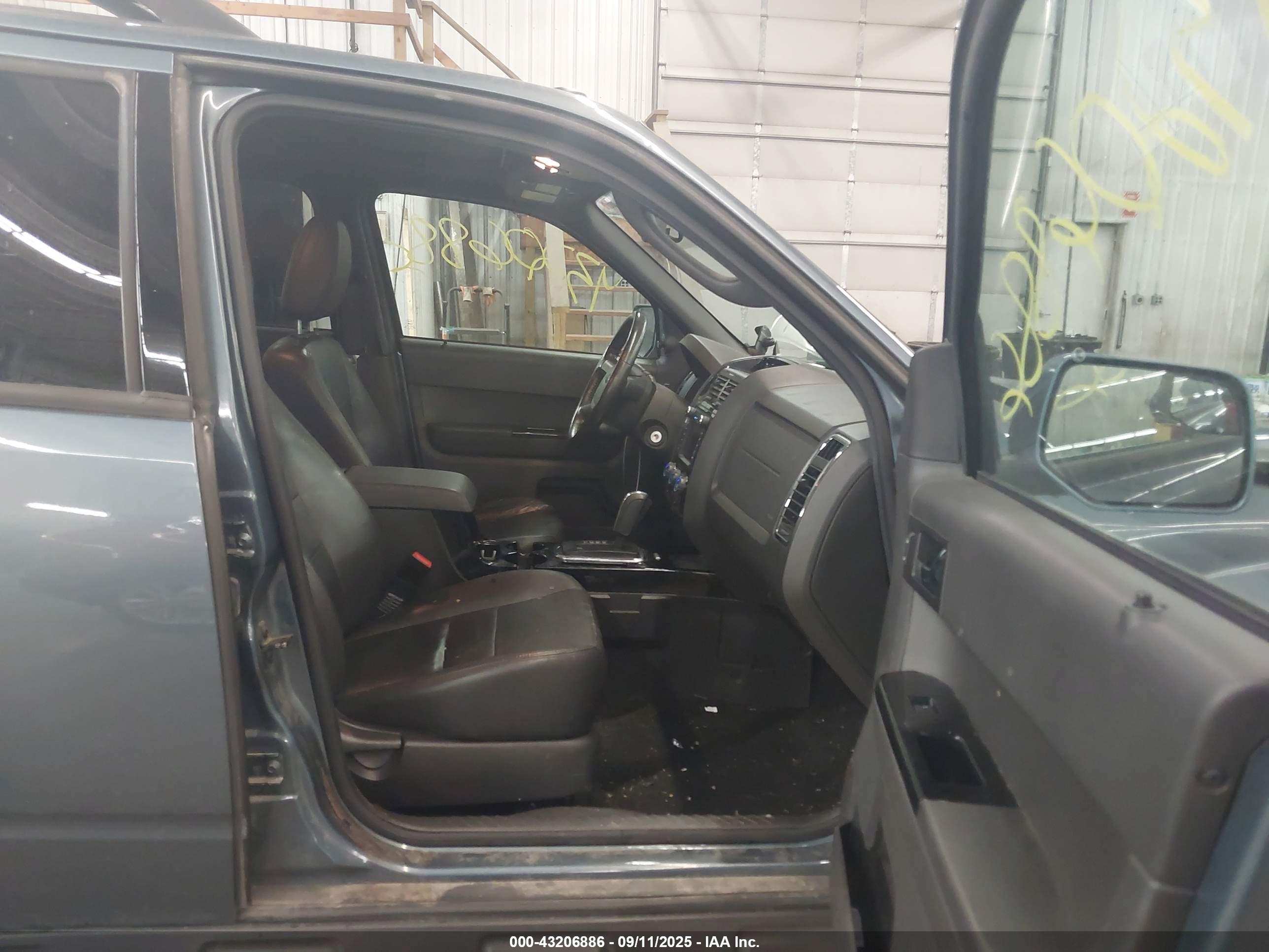 FORD ESCAPE image 5