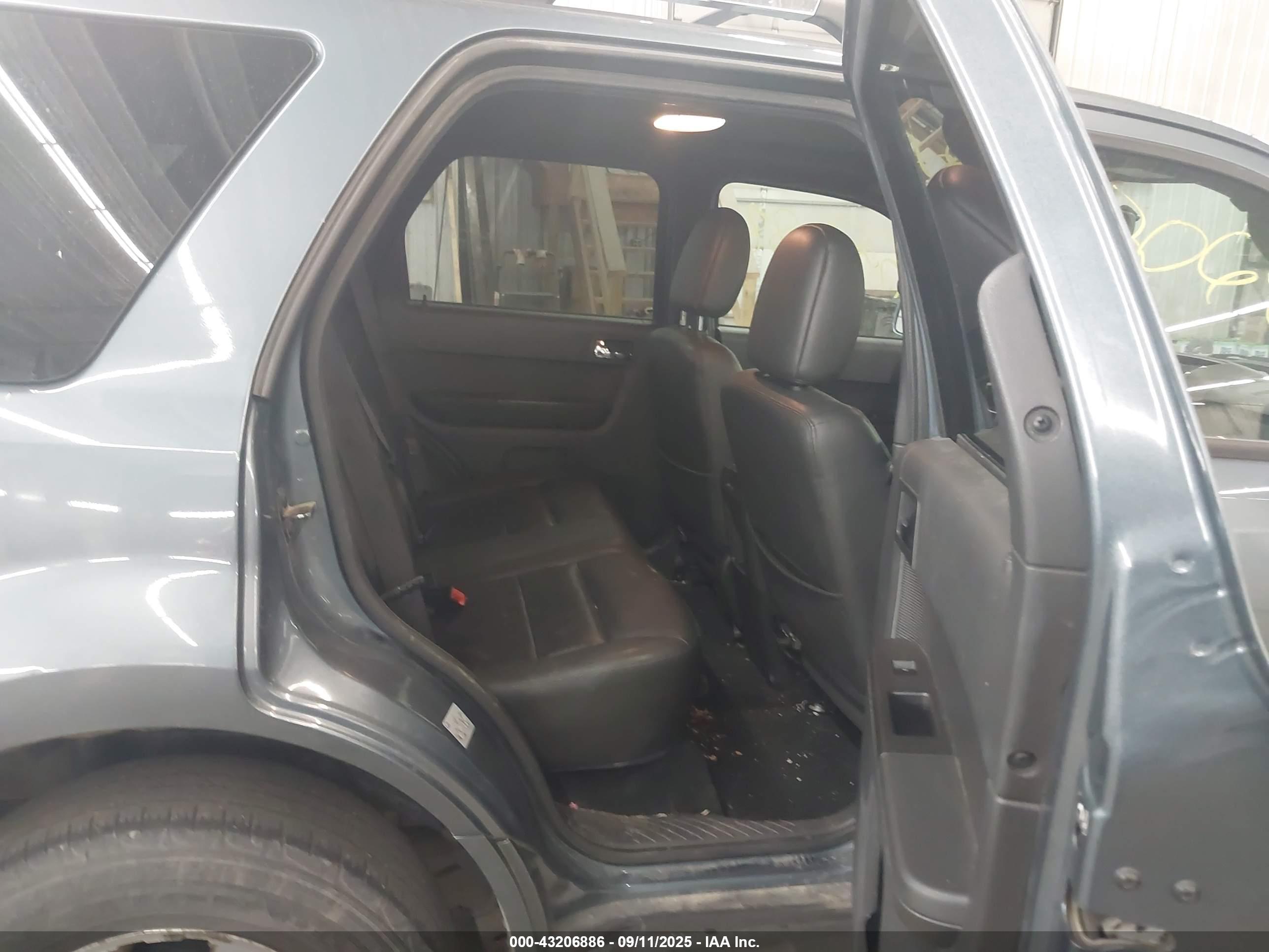 FORD ESCAPE image 8