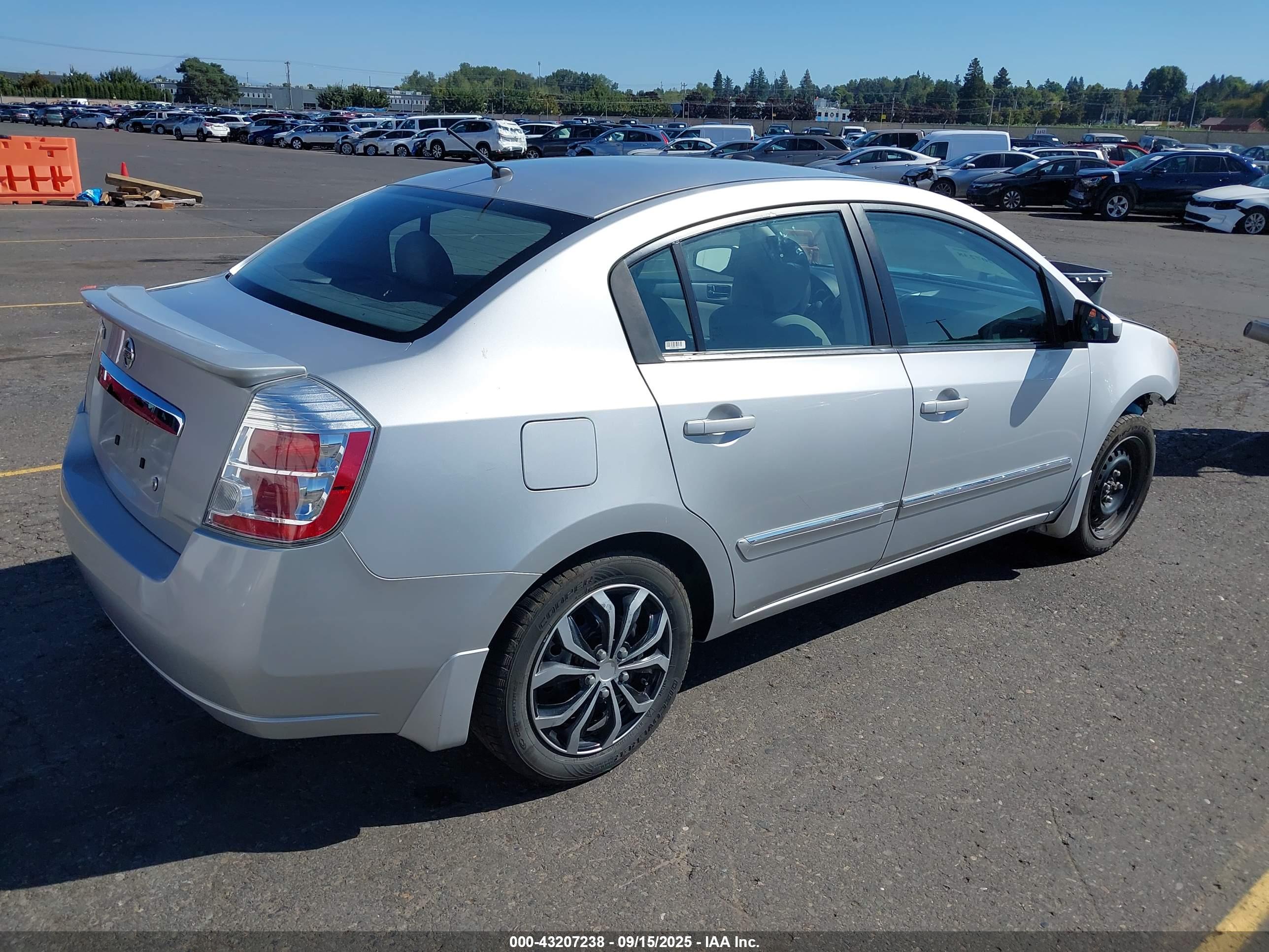 NISSAN SENTRA image 4