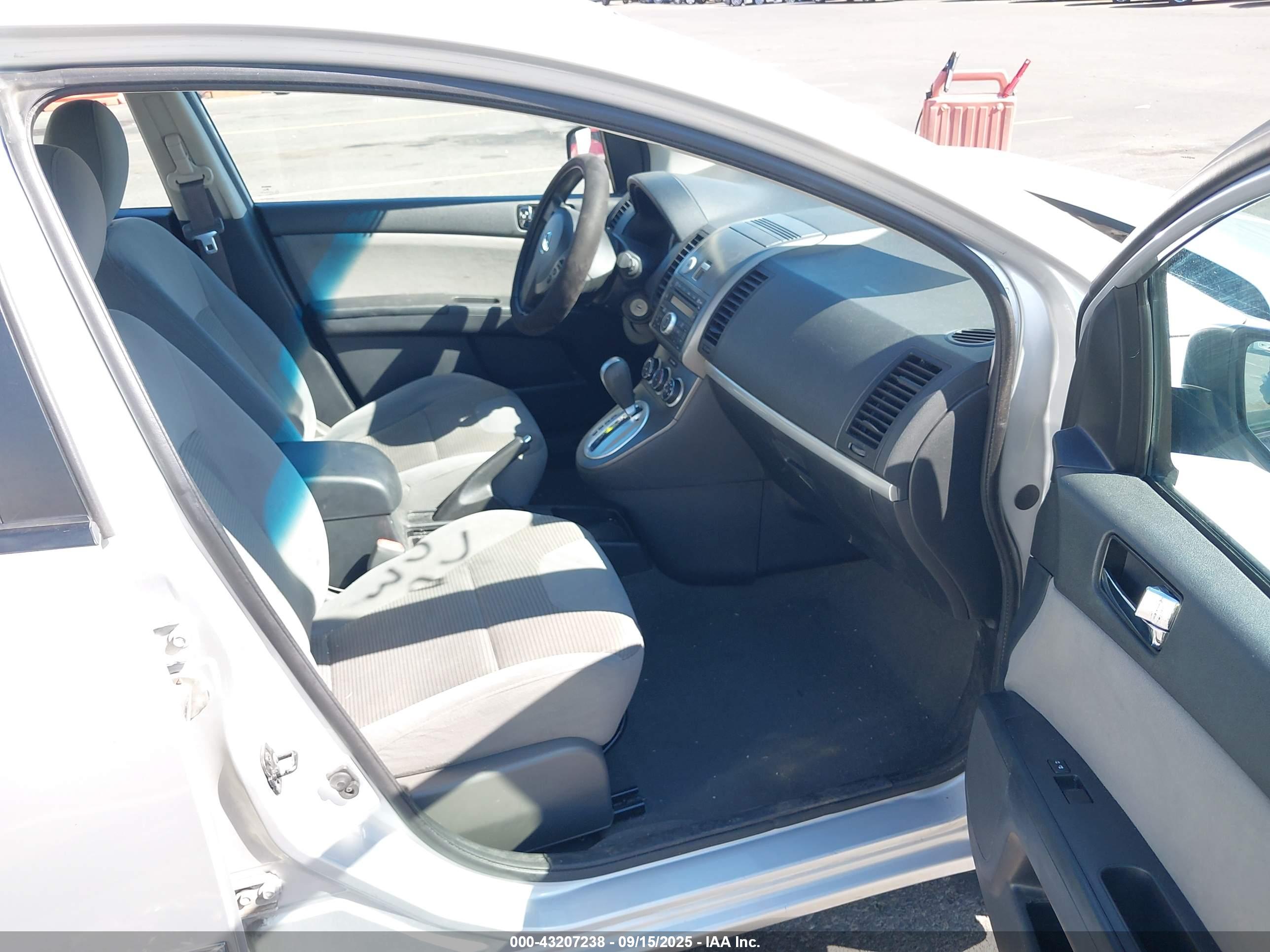 NISSAN SENTRA image 5