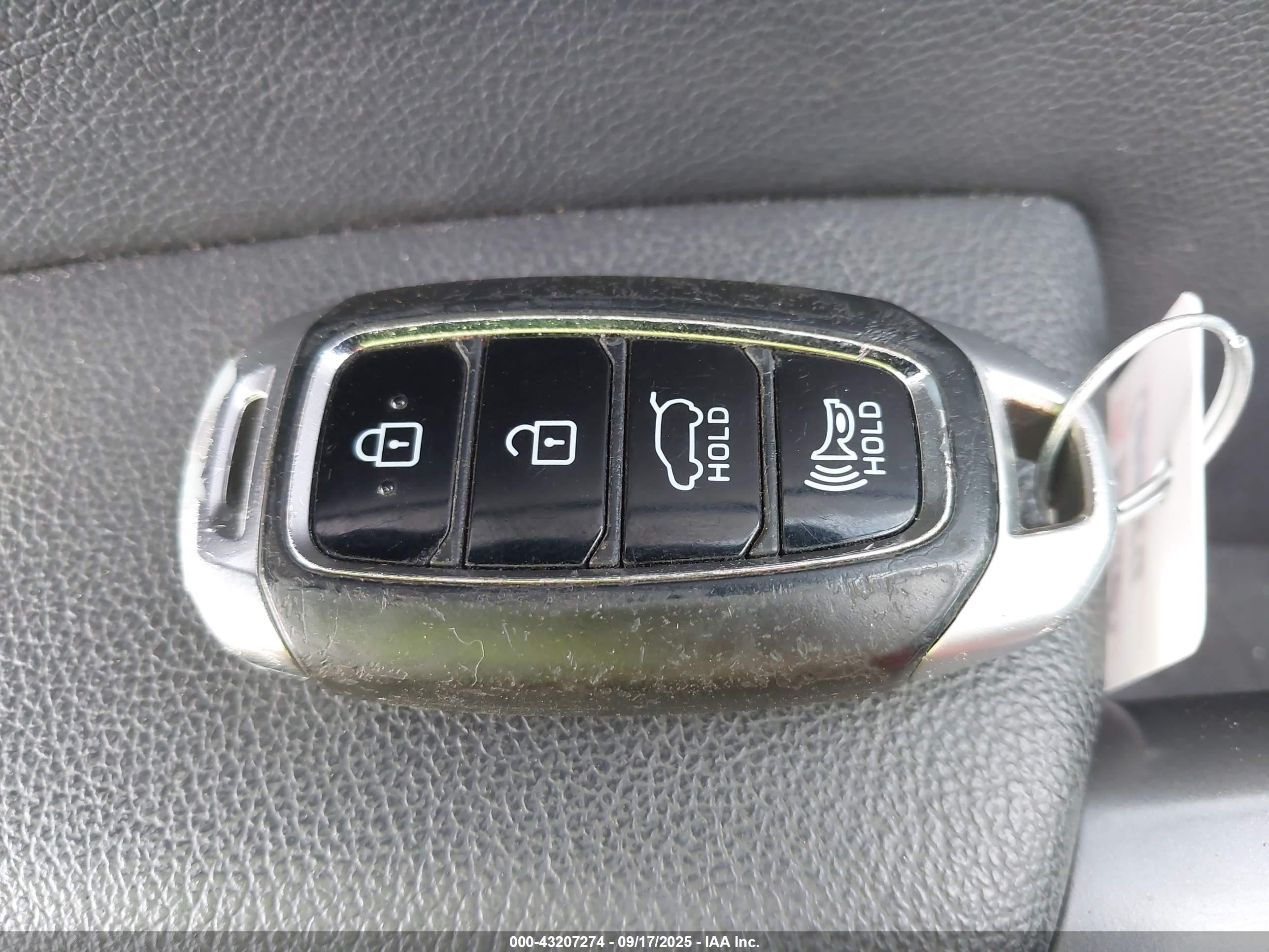 HYUNDAI KONA image 11