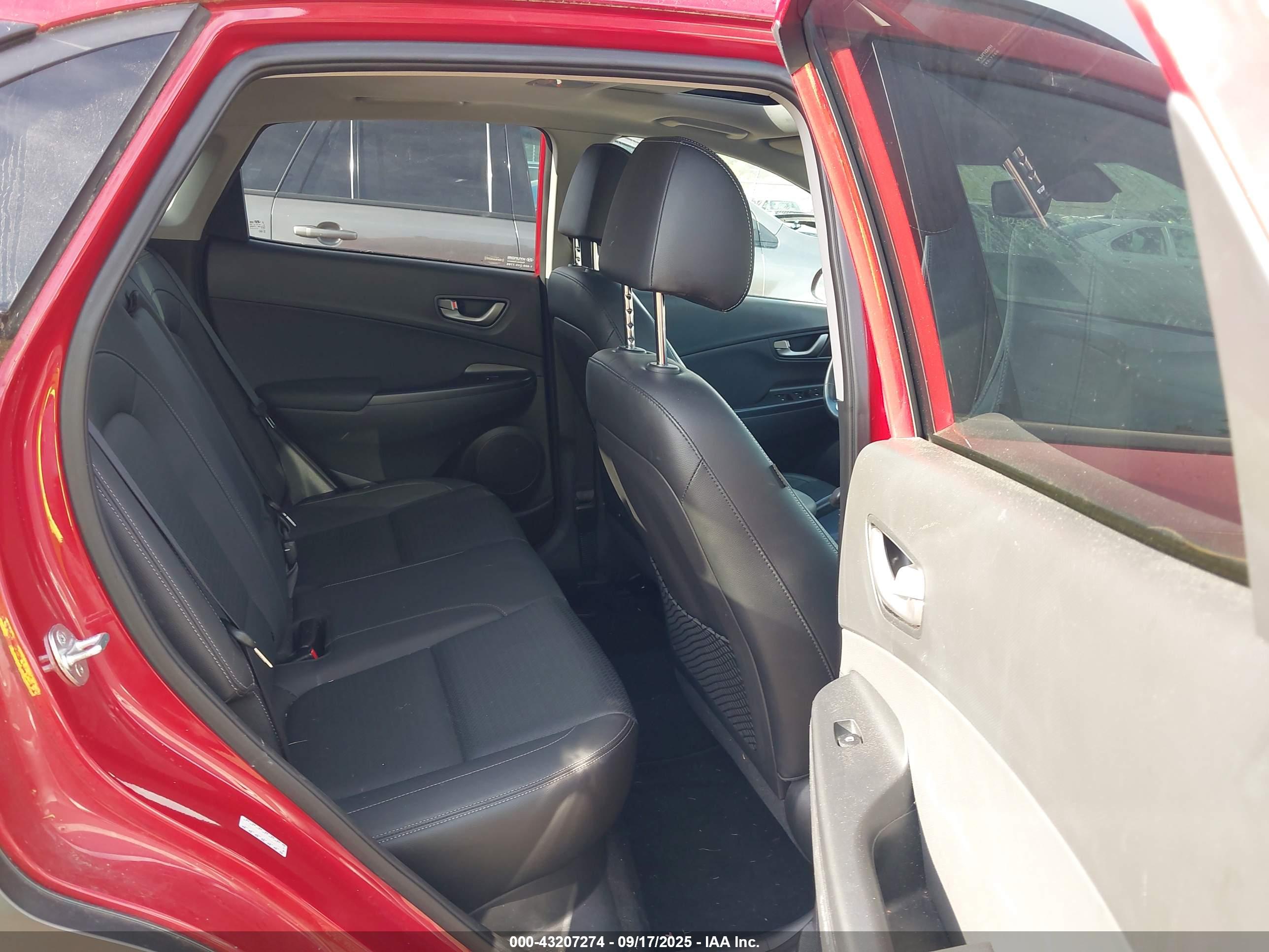 HYUNDAI KONA image 8