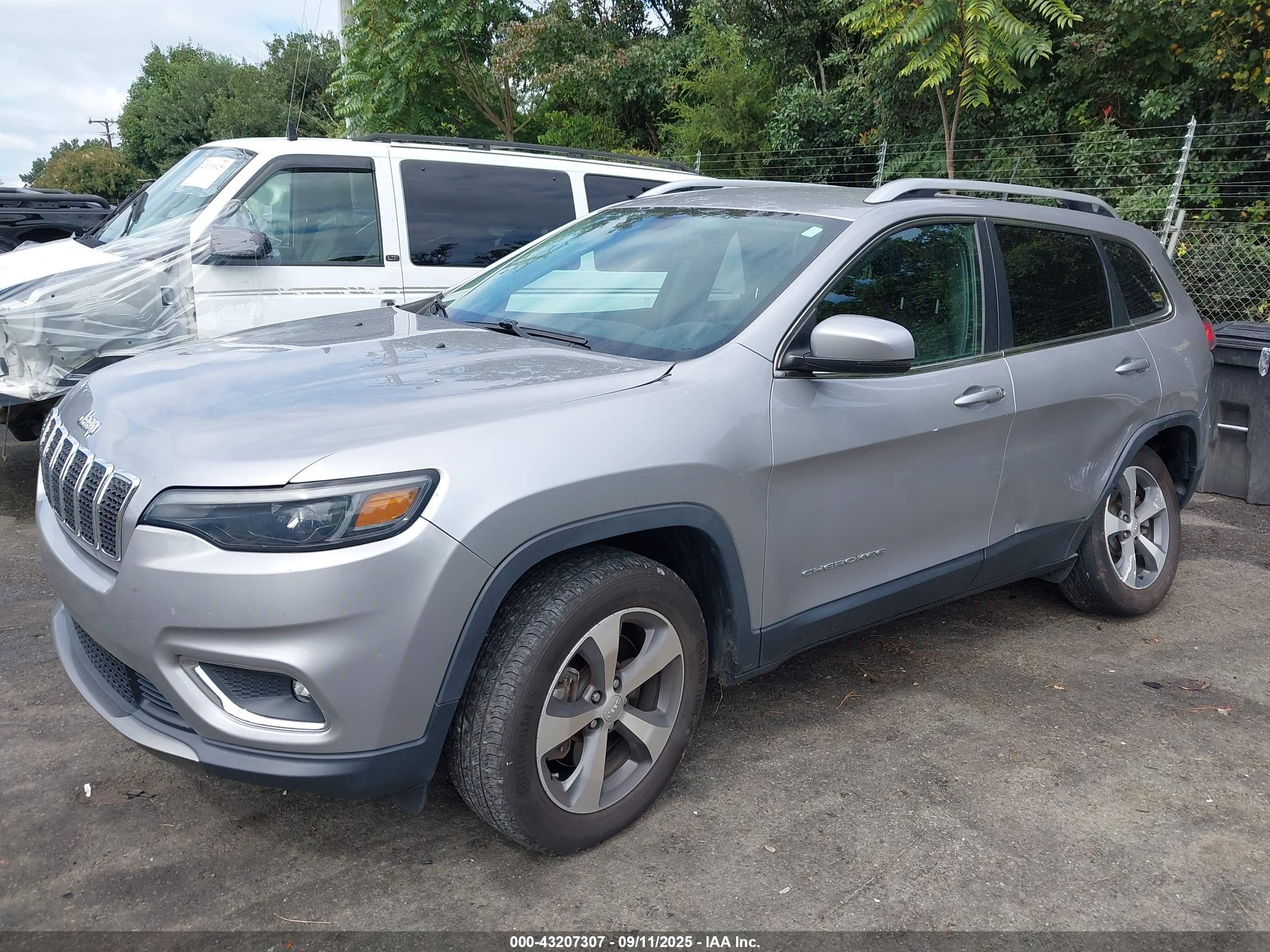 JEEP CHEROKEE image 2