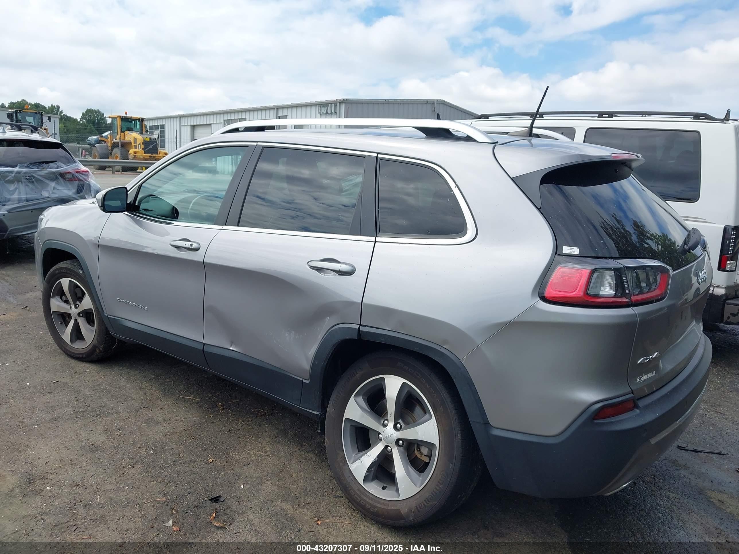 JEEP CHEROKEE image 3