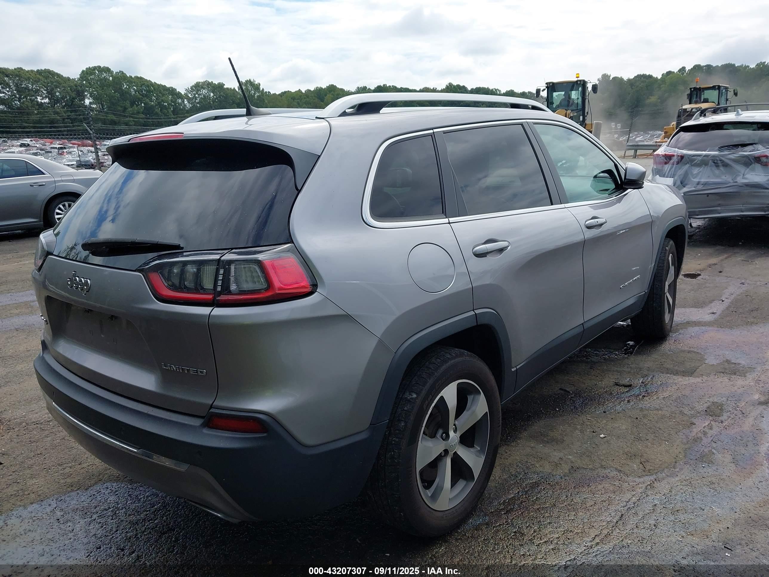 JEEP CHEROKEE image 4