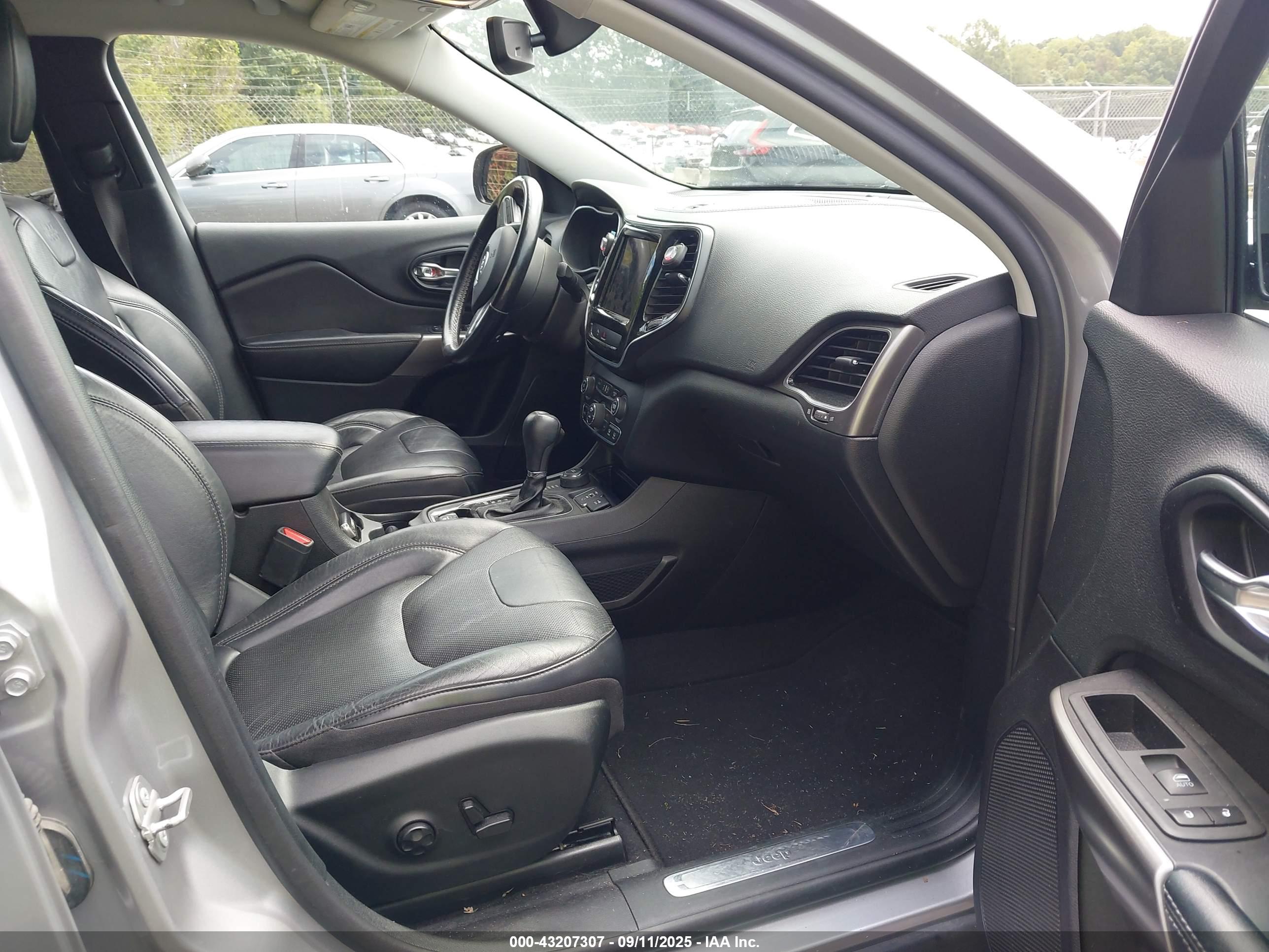 JEEP CHEROKEE image 5