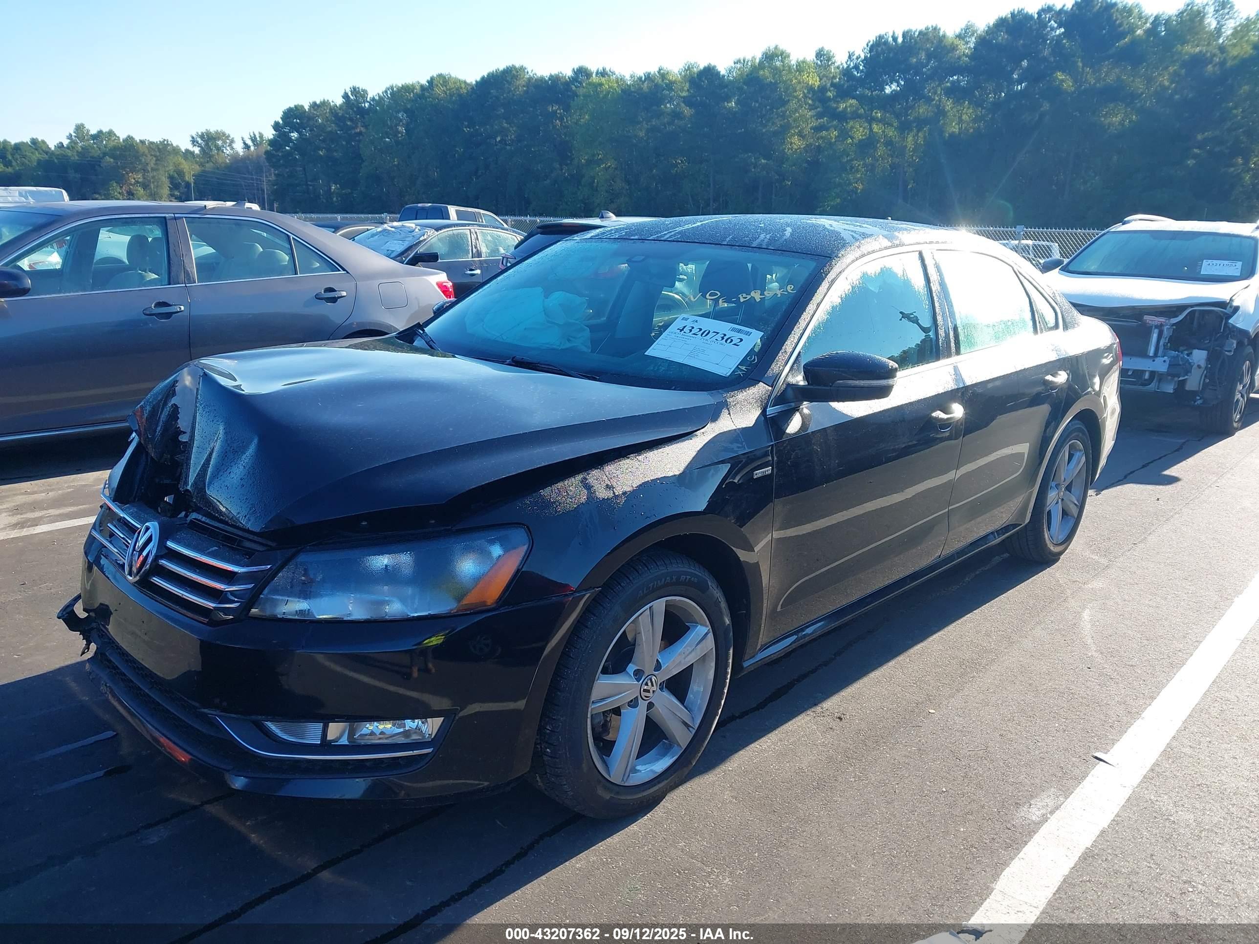 VOLKSWAGEN PASSAT image 2