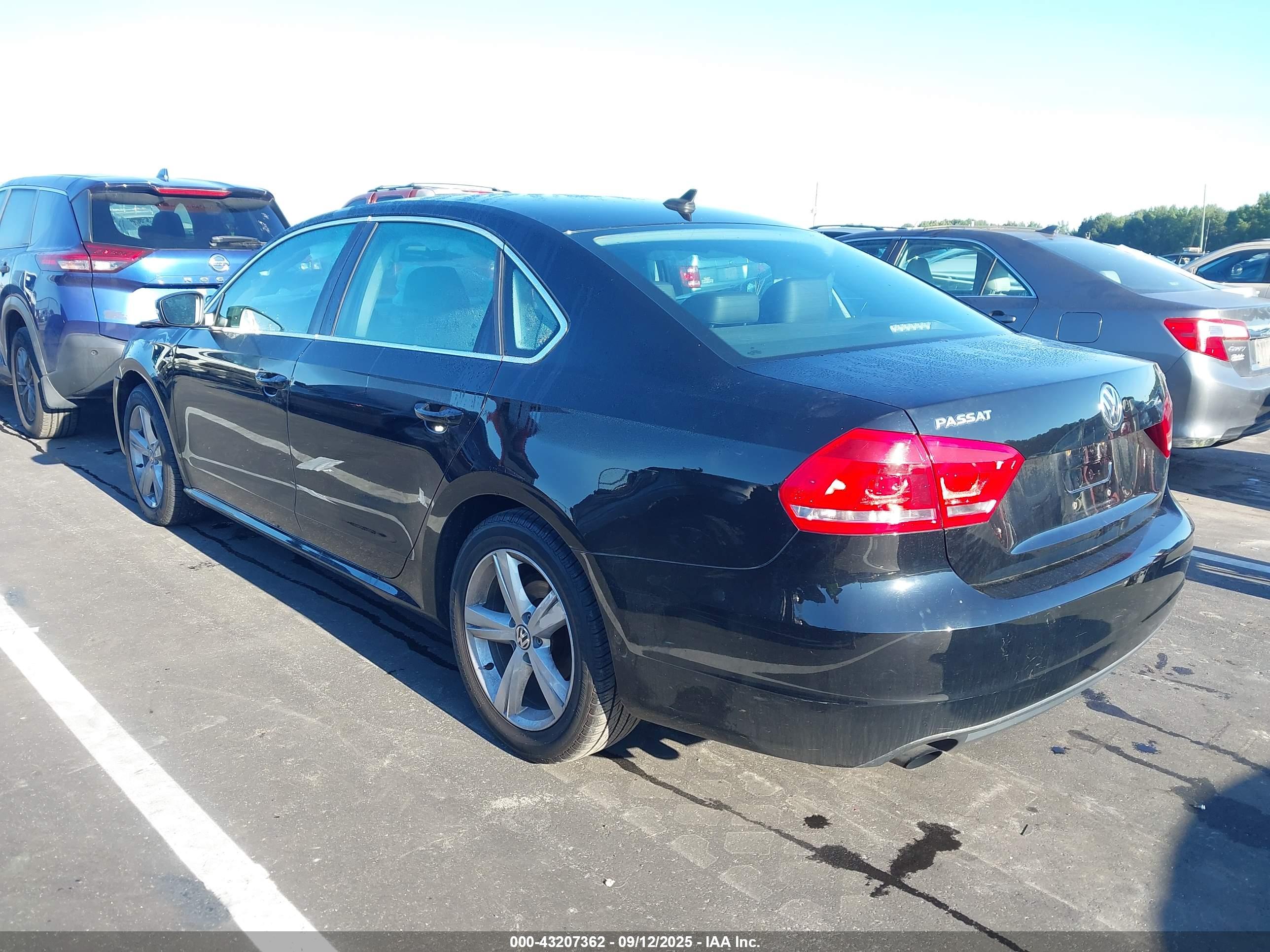 VOLKSWAGEN PASSAT image 3