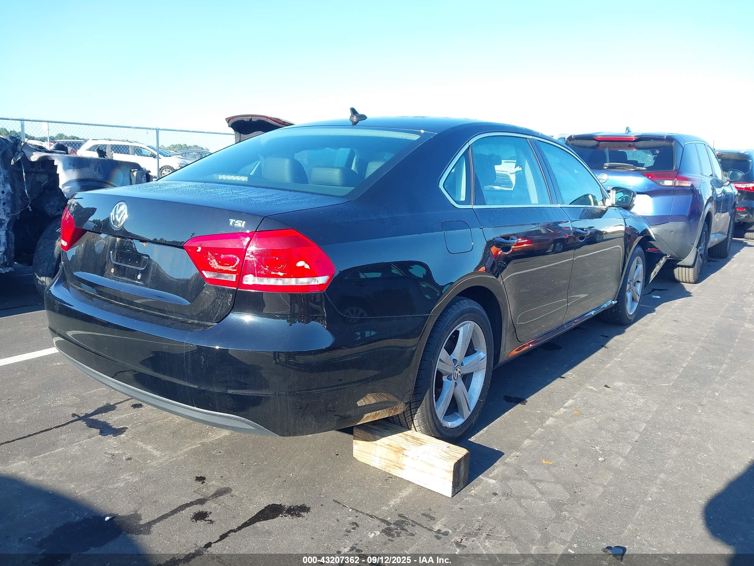 VOLKSWAGEN PASSAT image 4