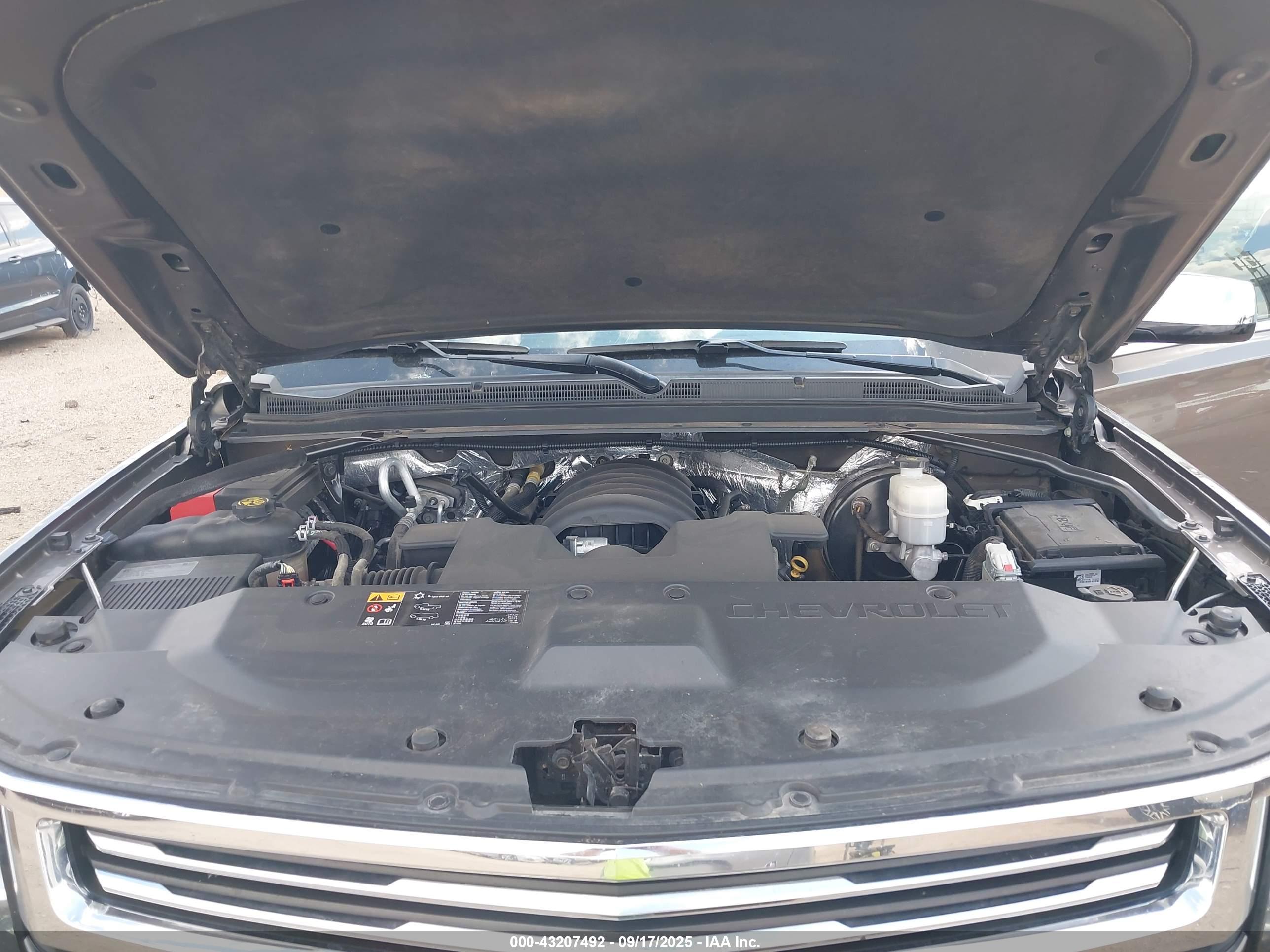 CHEVROLET TAHOE image 10