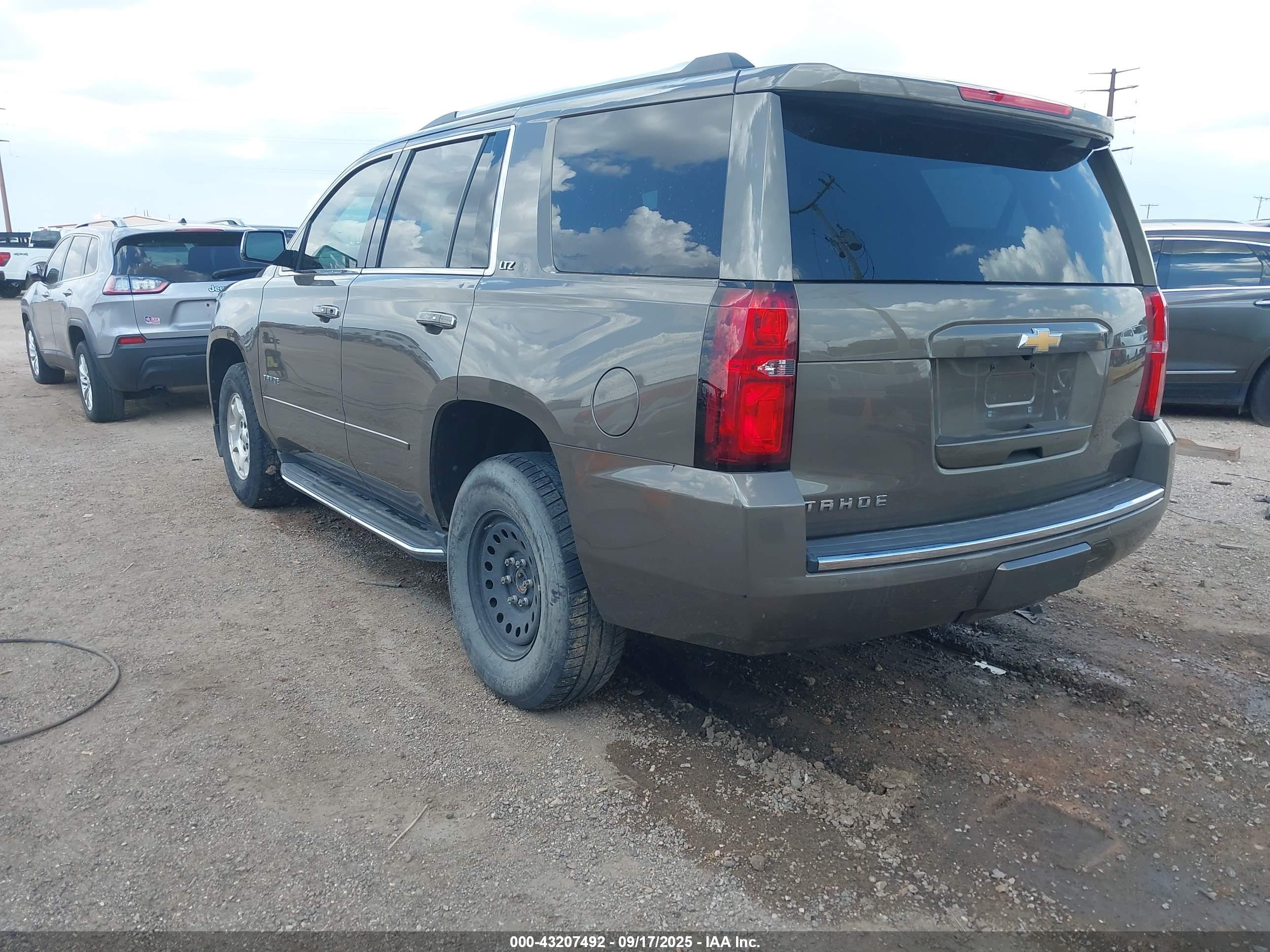 CHEVROLET TAHOE image 3