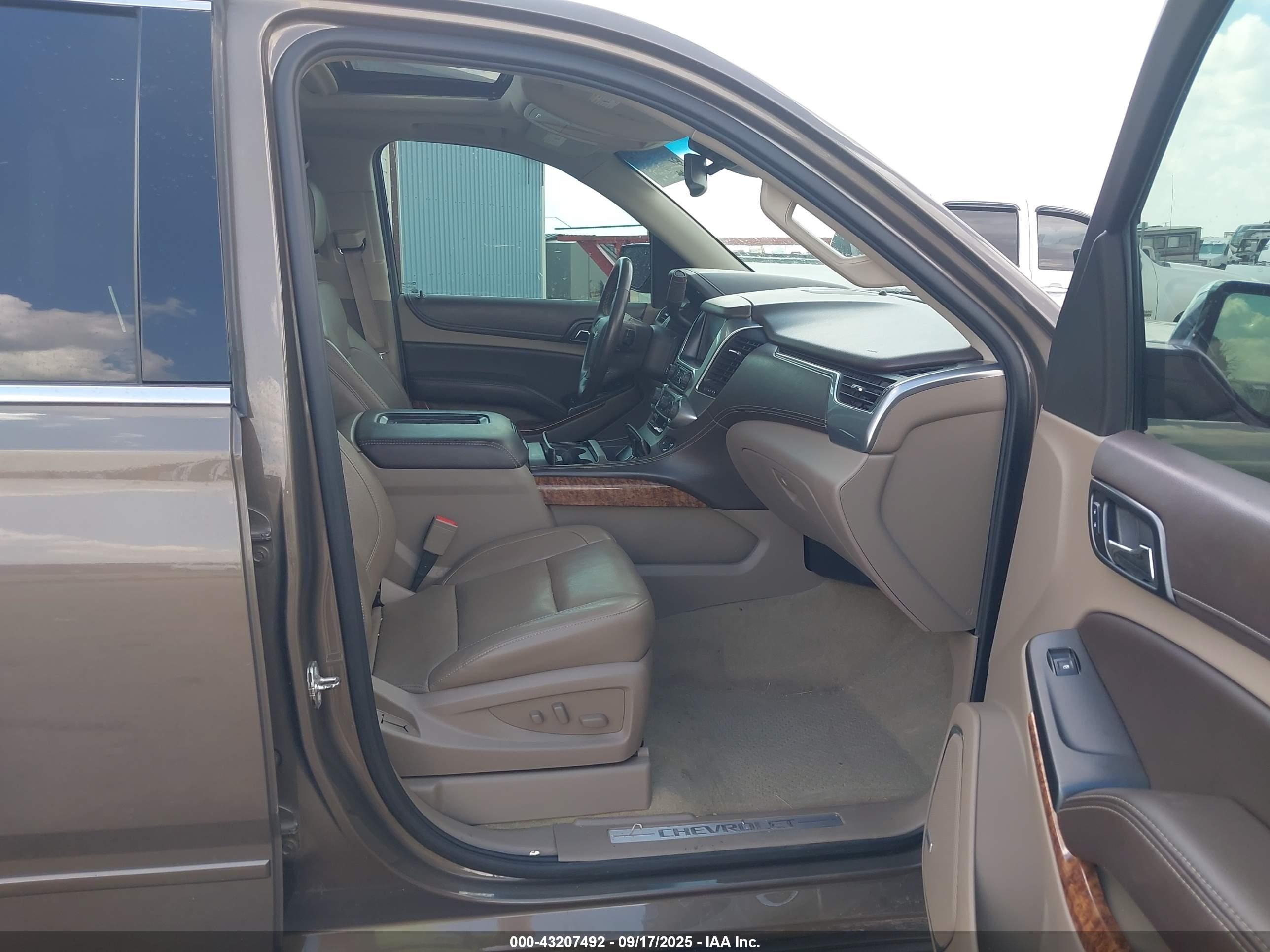 CHEVROLET TAHOE image 5