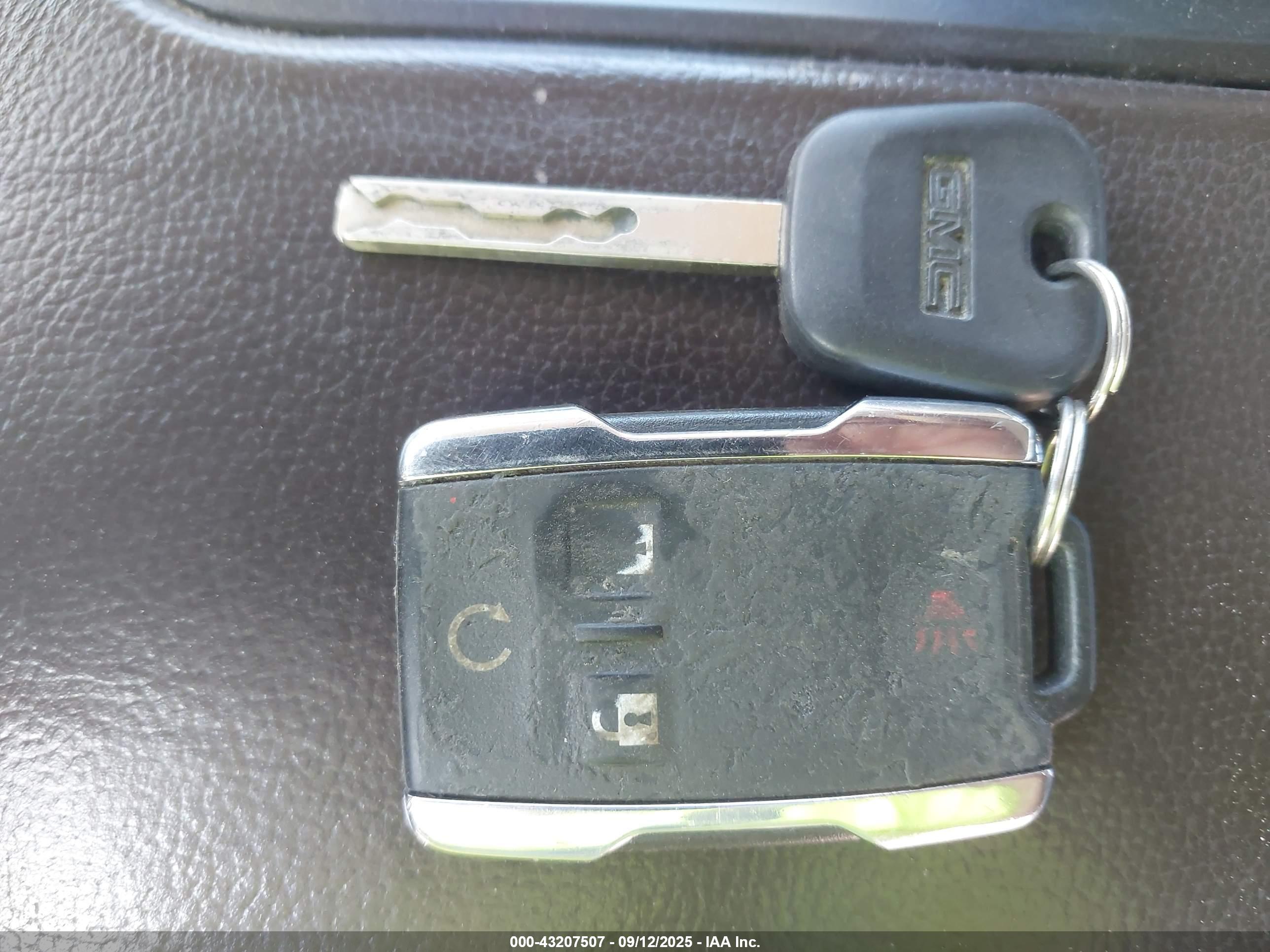 GMC SIERRA image 11