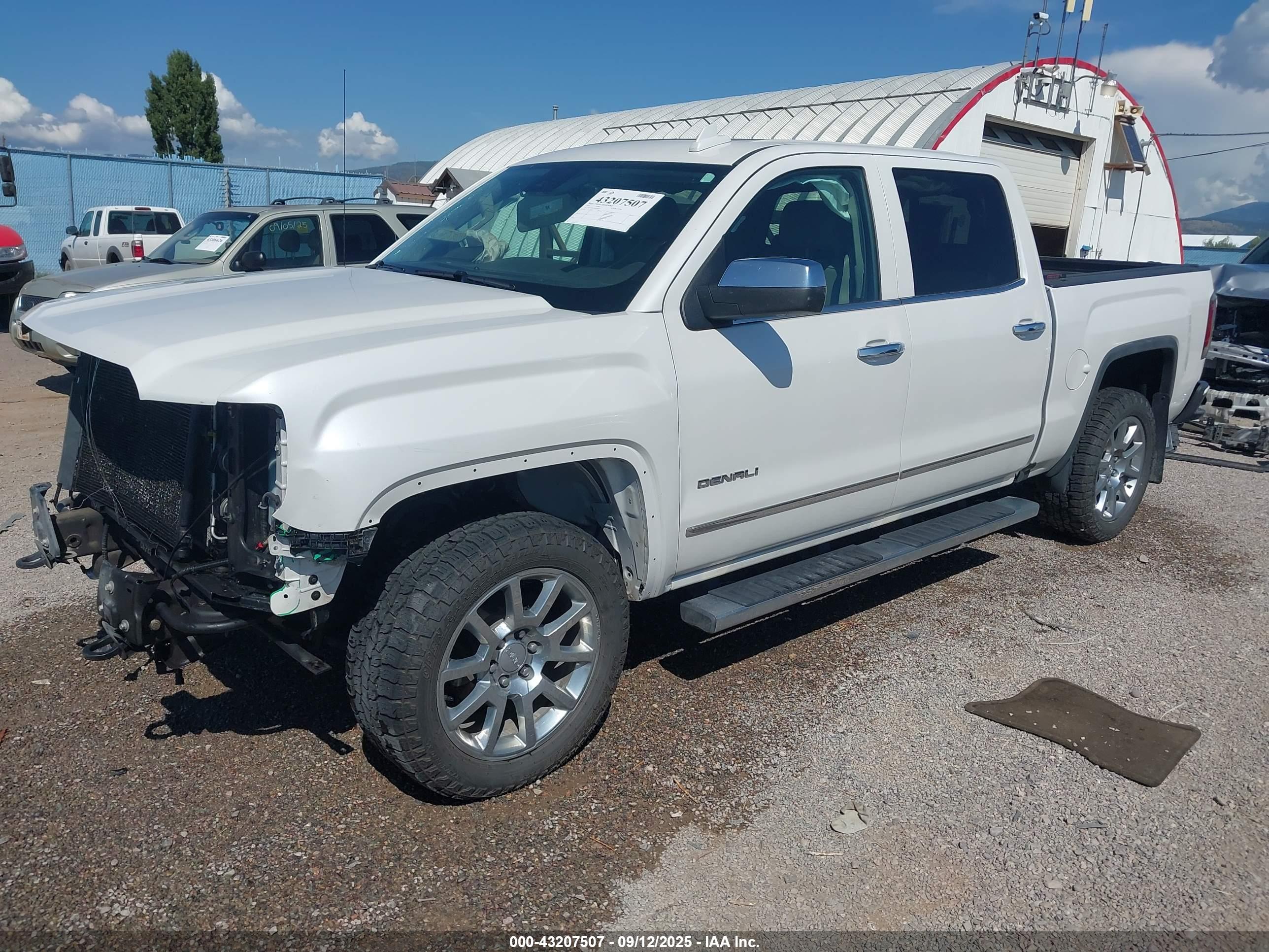 GMC SIERRA image 2
